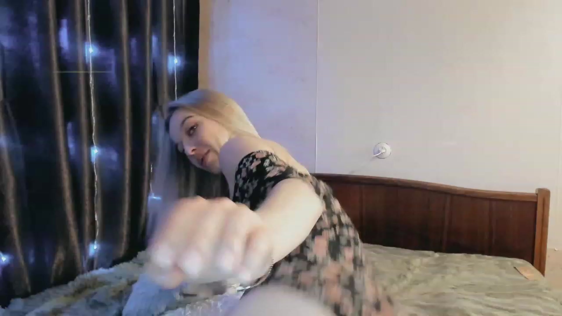 Gallery image thumbnail from Ambri_Lili's myfreecams stream on, 03/20/2023, 07:20 image 18 of 20