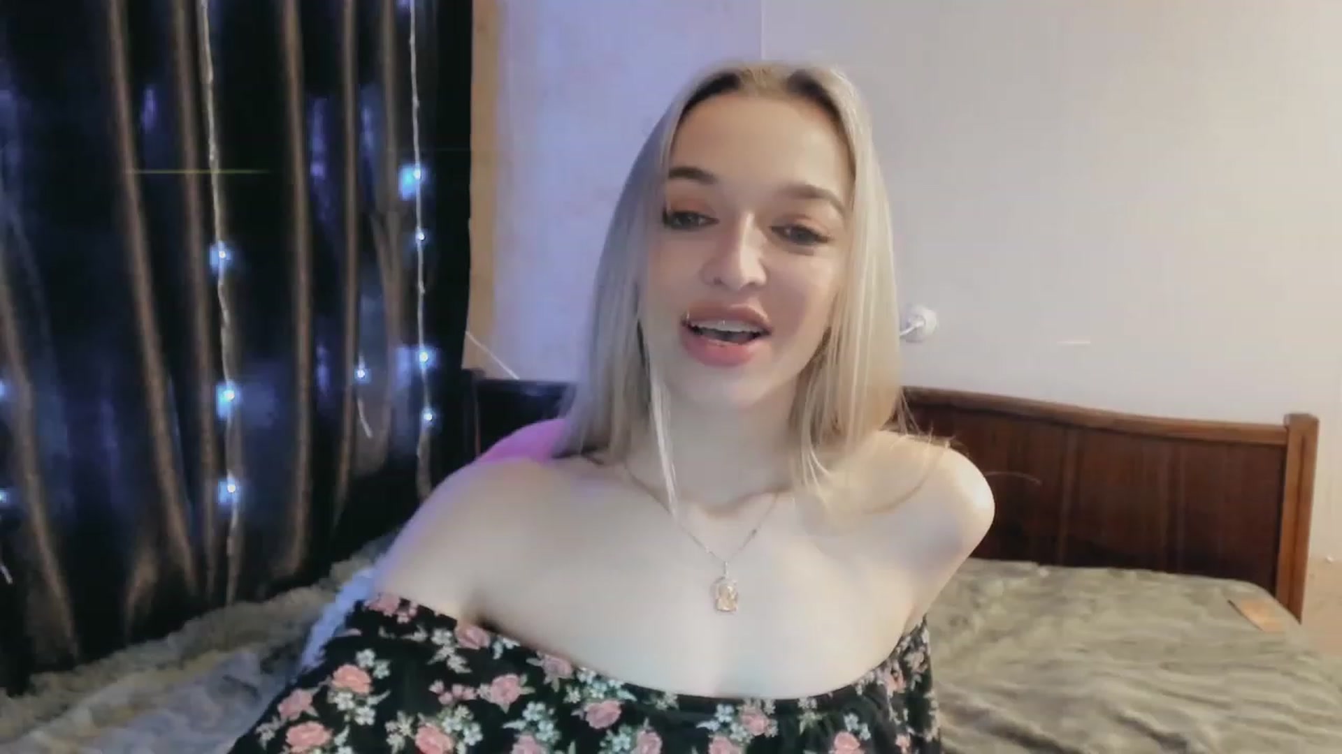 Gallery image thumbnail from Ambri_Lili's myfreecams stream on, 03/20/2023, 07:20 image 13 of 20