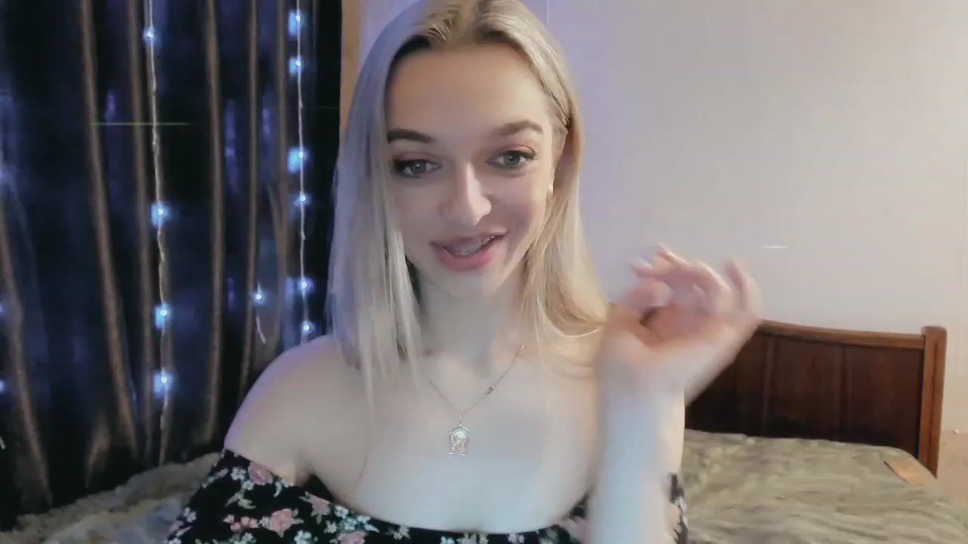 Gallery image thumbnail from Ambri_Lili's myfreecams stream on, 03/20/2023, 07:20 image 15 of 20