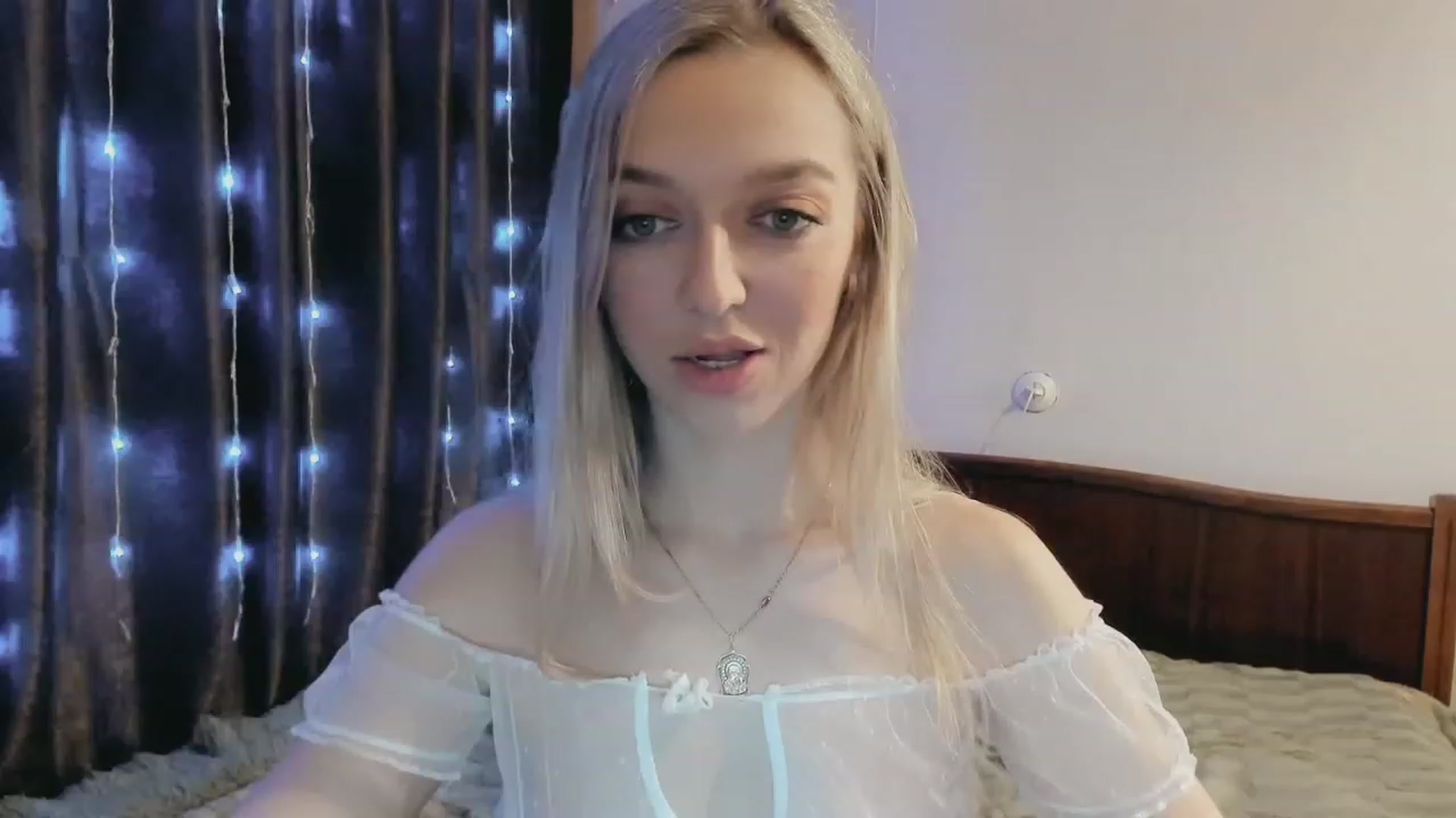 Gallery image thumbnail from Ambri_Lili's myfreecams stream on, 03/26/2023, 17:01 image 7 of 20