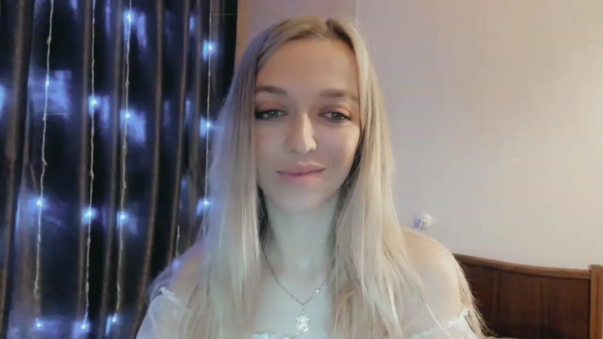 Gallery image thumbnail from Ambri_Lili's myfreecams stream on, 03/26/2023, 17:01 image 16 of 20