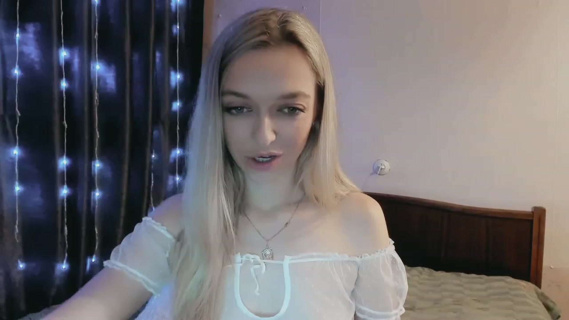 Gallery image thumbnail from Ambri_Lili's myfreecams stream on, 03/26/2023, 18:12 image 13 of 20