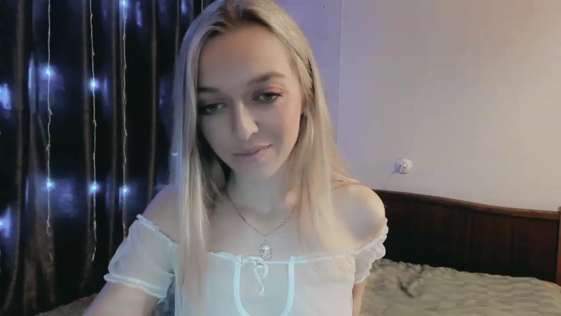 Gallery image thumbnail from Ambri_Lili's myfreecams stream on, 03/26/2023, 18:12 image 2 of 20