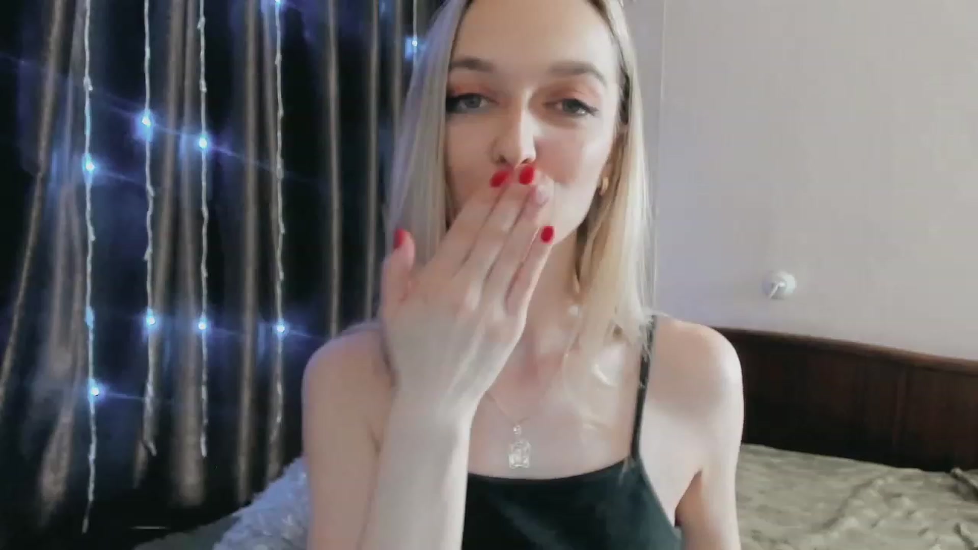 Gallery image thumbnail from Ambri_Lili's myfreecams stream on, 03/31/2023, 17:35 image 16 of 20