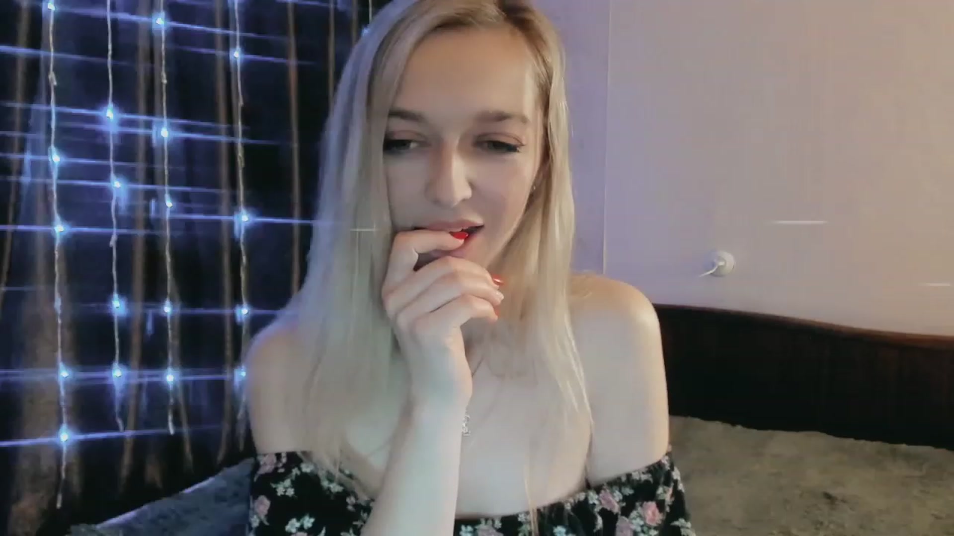 Gallery image thumbnail from Ambri_Lili's myfreecams stream on, 04/02/2023, 17:19 image 1 of 20