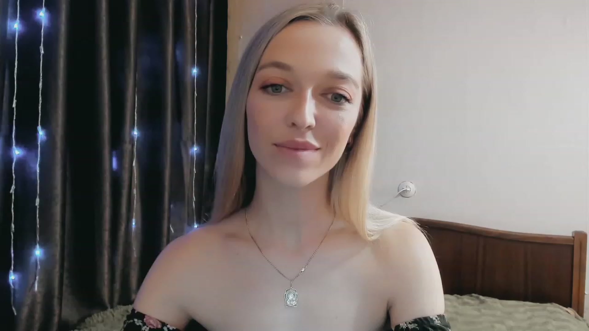 Gallery image thumbnail from Ambri_Lili's myfreecams stream on, 04/07/2023, 17:15 image 7 of 20