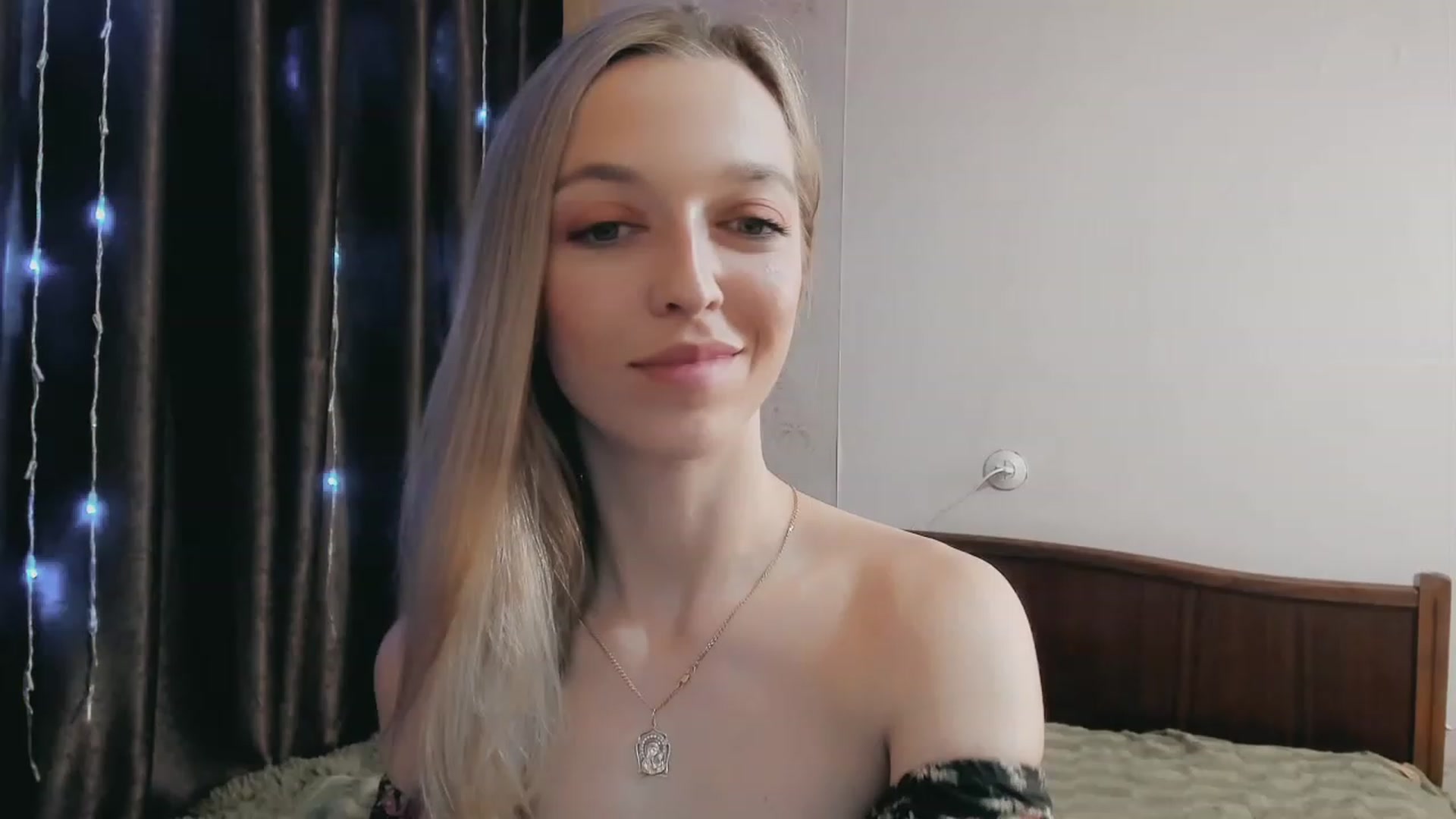 Gallery image thumbnail from Ambri_Lili's myfreecams stream on, 04/07/2023, 17:15 image 3 of 20
