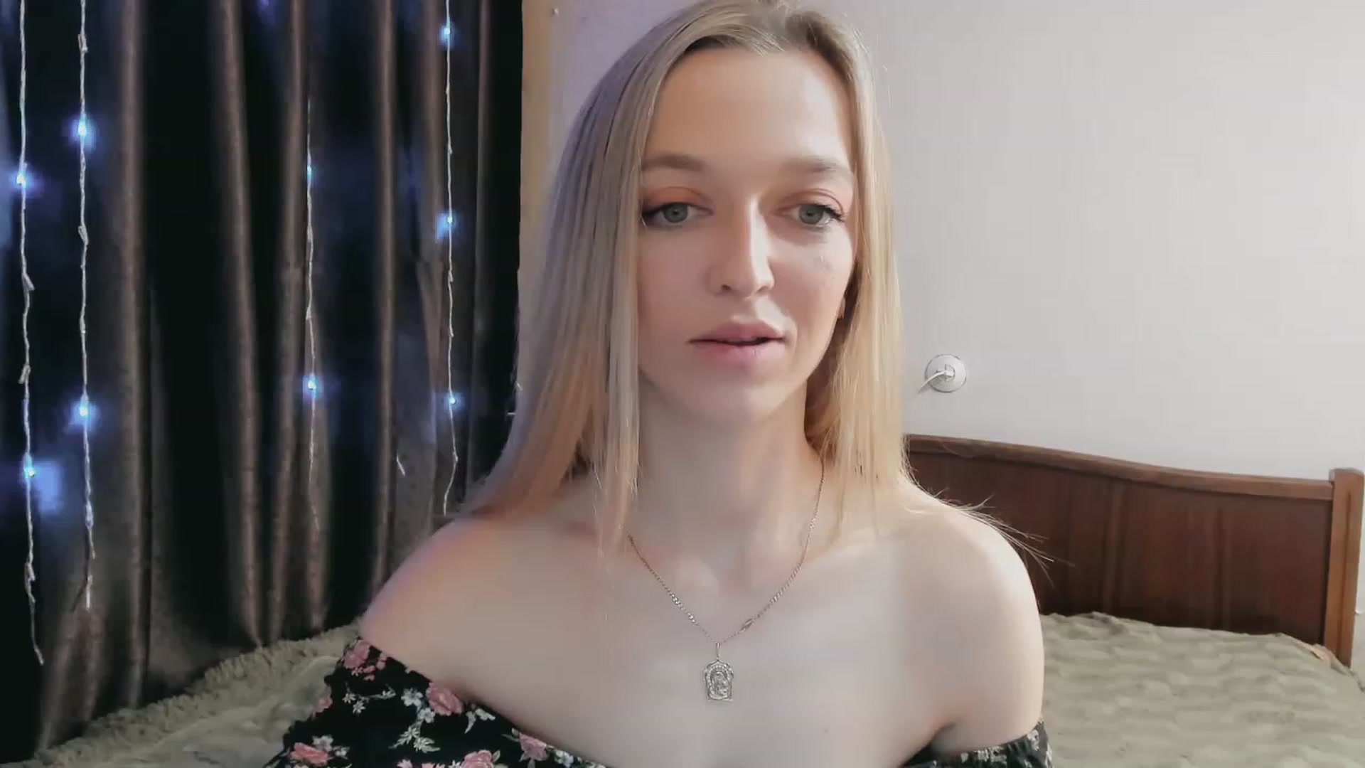 Gallery image thumbnail from Ambri_Lili's myfreecams stream on, 04/07/2023, 17:15 image 2 of 20