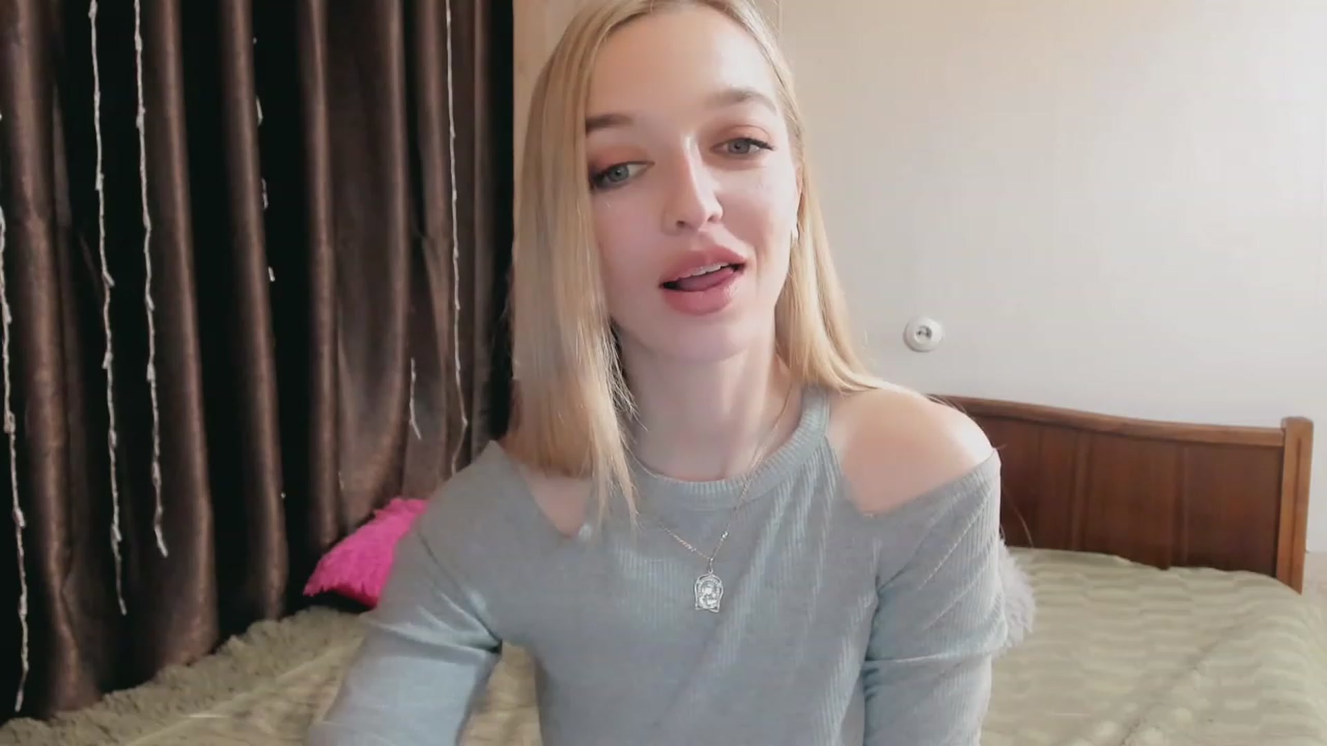 Gallery image thumbnail from Ambri_Lili's myfreecams stream on, 04/09/2023, 16:22 image 4 of 20