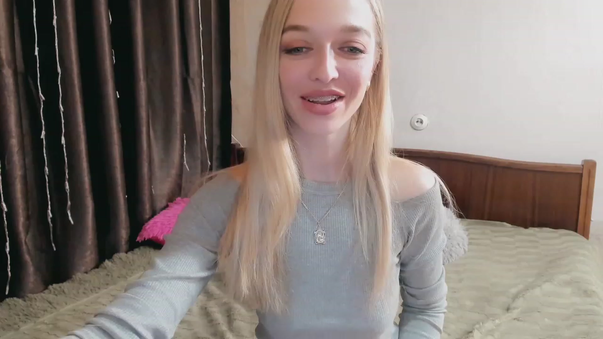 Gallery image thumbnail from Ambri_Lili's myfreecams stream on, 04/09/2023, 16:22 image 8 of 20
