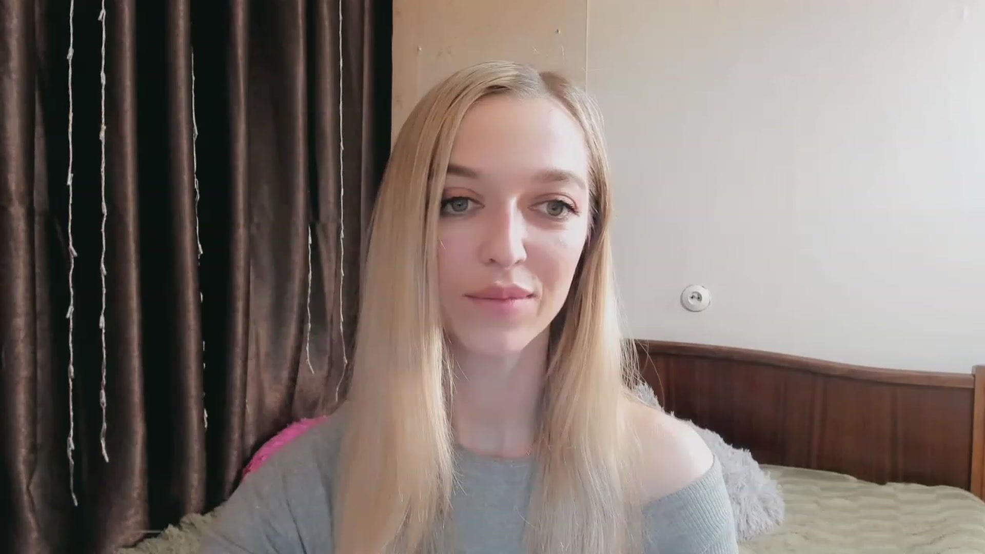 Gallery image thumbnail from Ambri_Lili's myfreecams stream on, 04/09/2023, 17:19 image 5 of 20