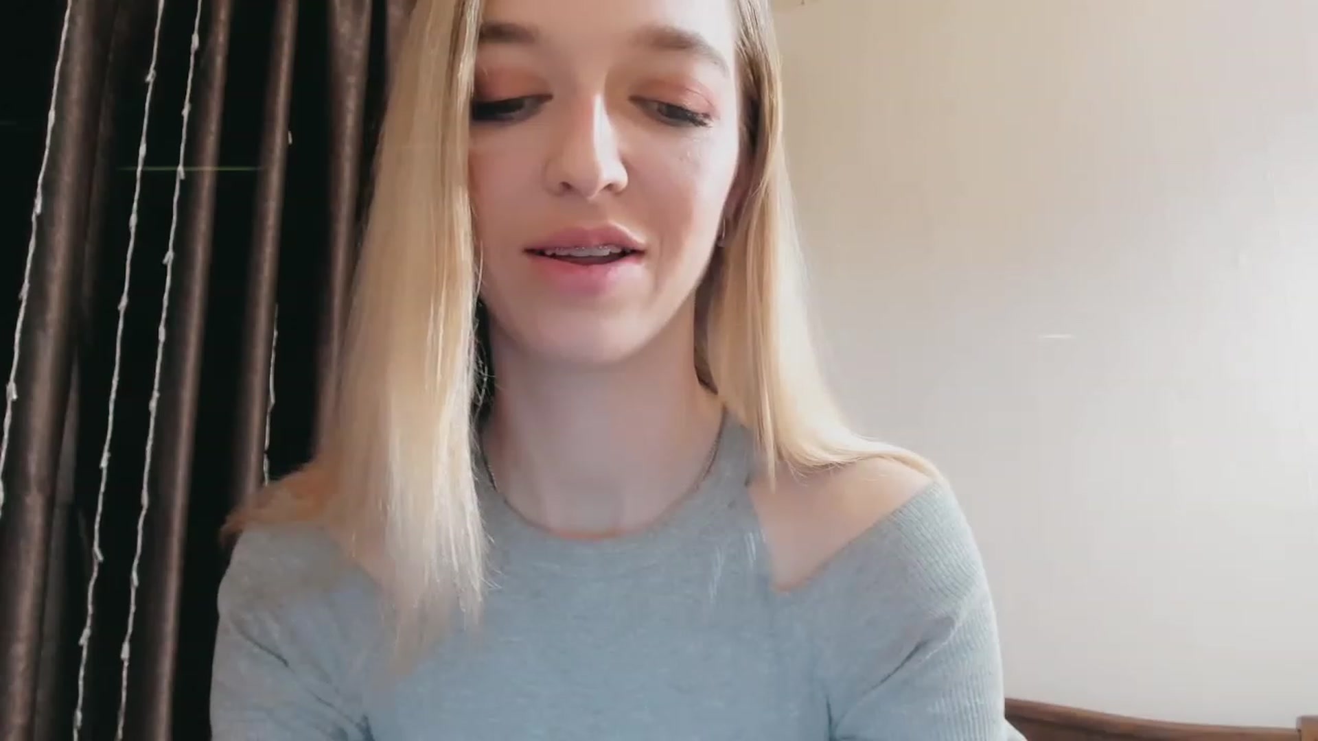 Gallery image thumbnail from Ambri_Lili's myfreecams stream on, 04/09/2023, 17:19 image 15 of 20