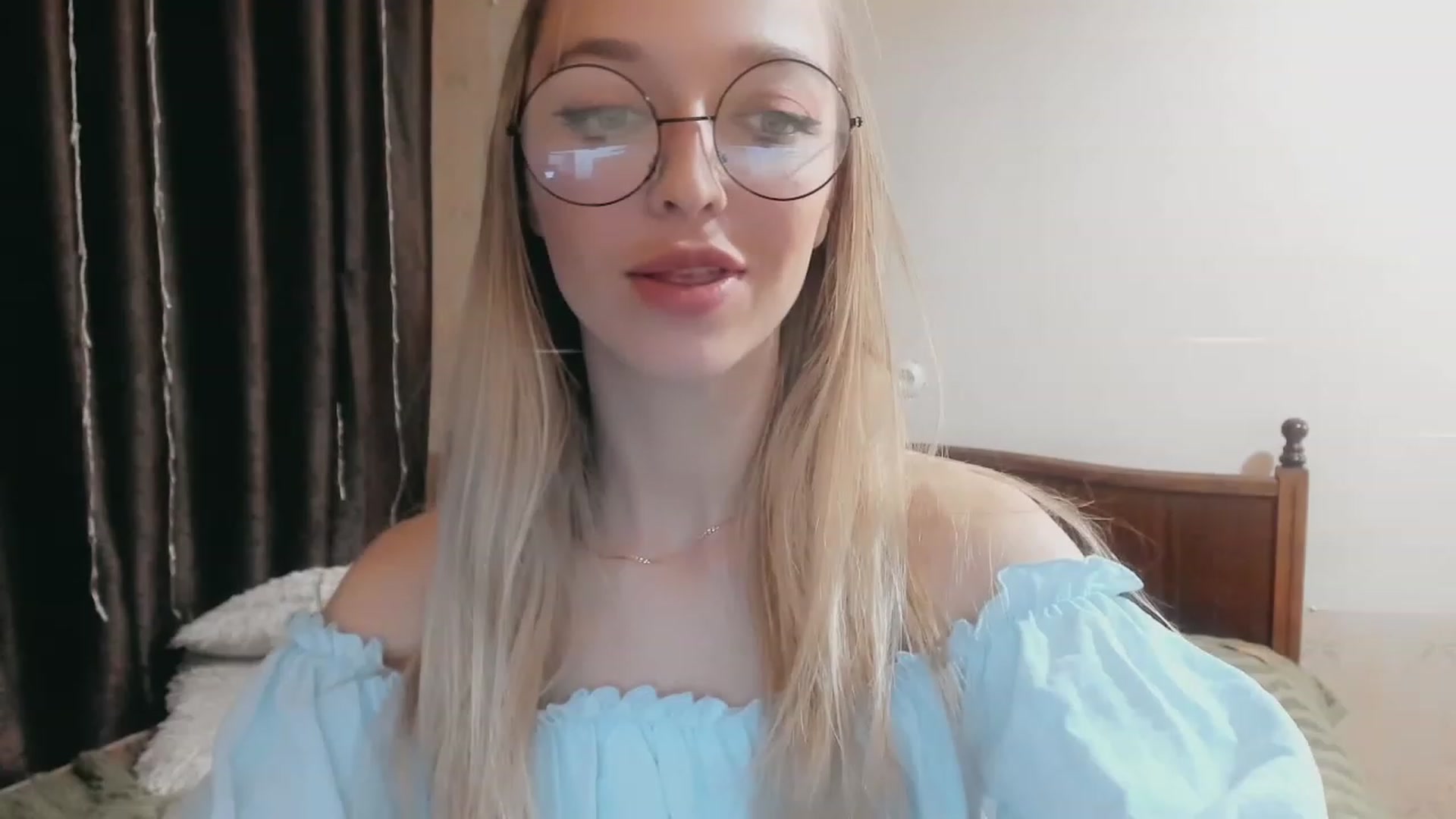 Gallery image thumbnail from Ambri_Lili's myfreecams stream on, 04/19/2023, 17:35 image 3 of 20