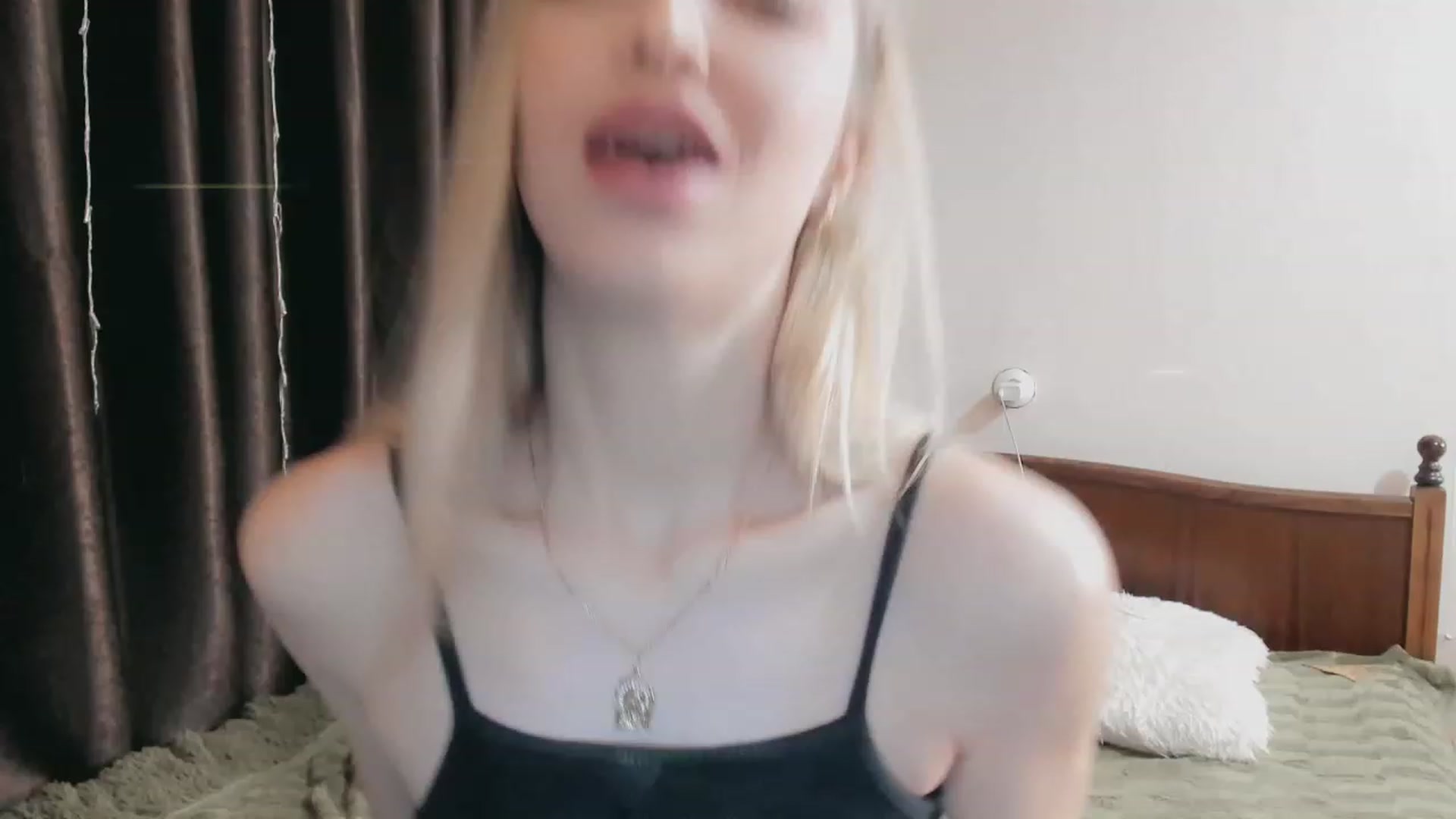 Gallery image thumbnail from Ambri_Lili's myfreecams stream on, 04/21/2023, 17:16 image 4 of 20
