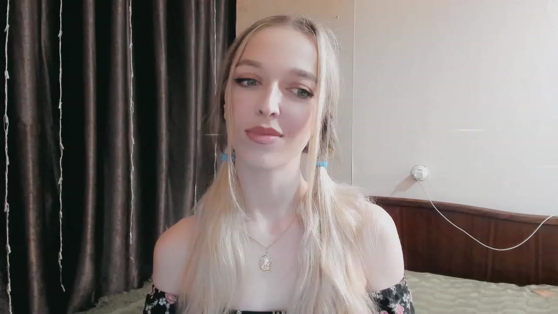 Gallery image thumbnail from Ambri_Lili's myfreecams stream on, 04/22/2023, 17:25 image 6 of 20