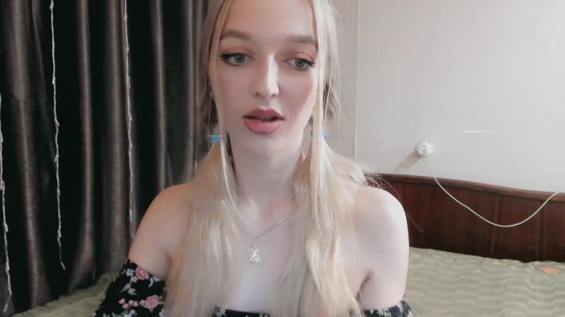 Gallery image thumbnail from Ambri_Lili's myfreecams stream on, 04/22/2023, 17:25 image 15 of 20