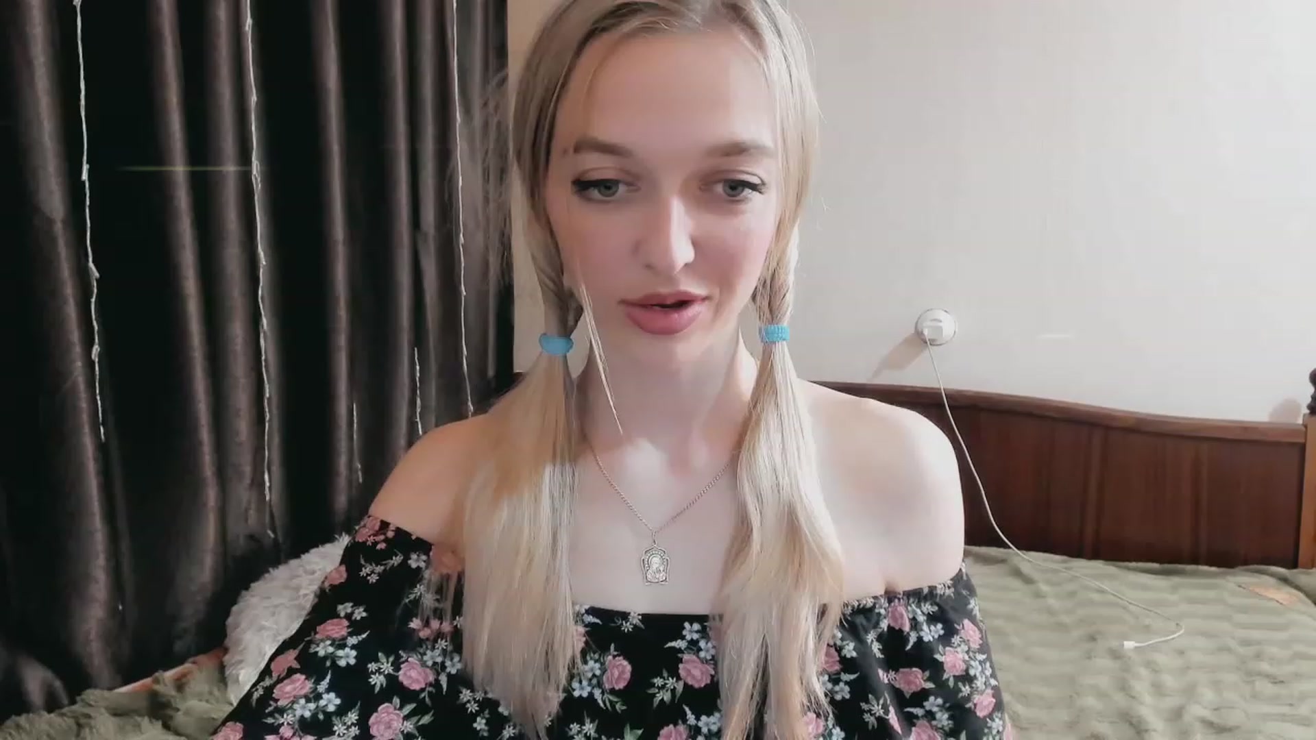 Gallery image thumbnail from Ambri_Lili's myfreecams stream on, 04/23/2023, 17:26 image 18 of 20