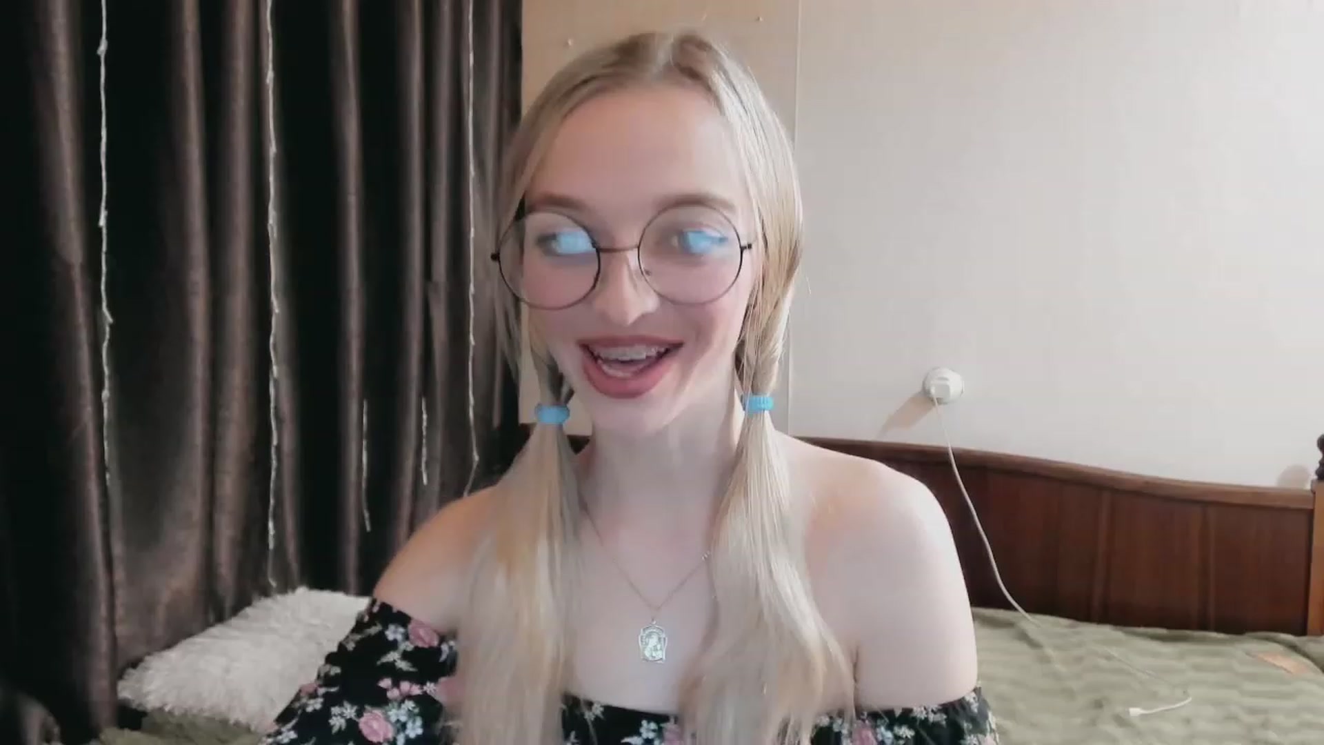 Gallery image thumbnail from Ambri_Lili's myfreecams stream on, 04/23/2023, 17:26 image 1 of 20