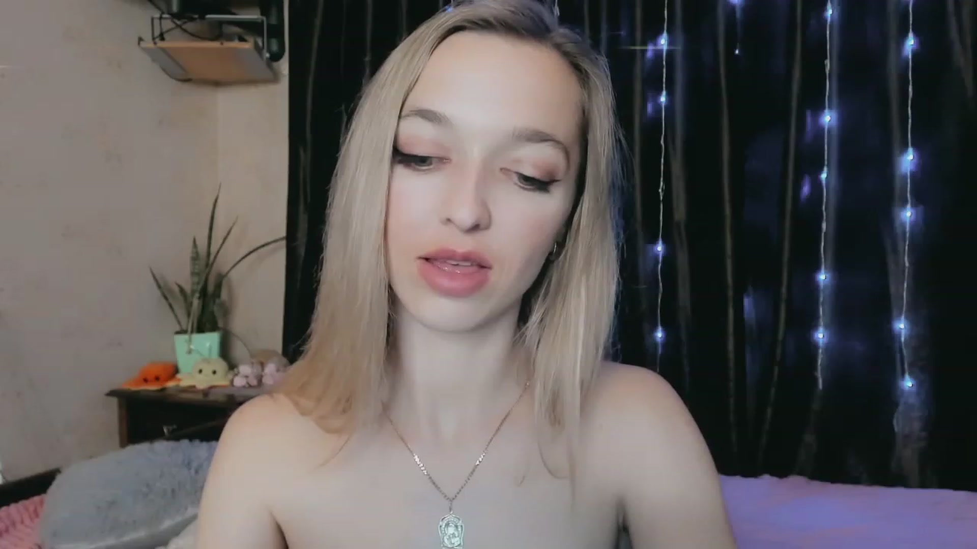 Gallery image thumbnail from Ambri_Lili's myfreecams stream on, 04/28/2023, 16:56 image 16 of 20
