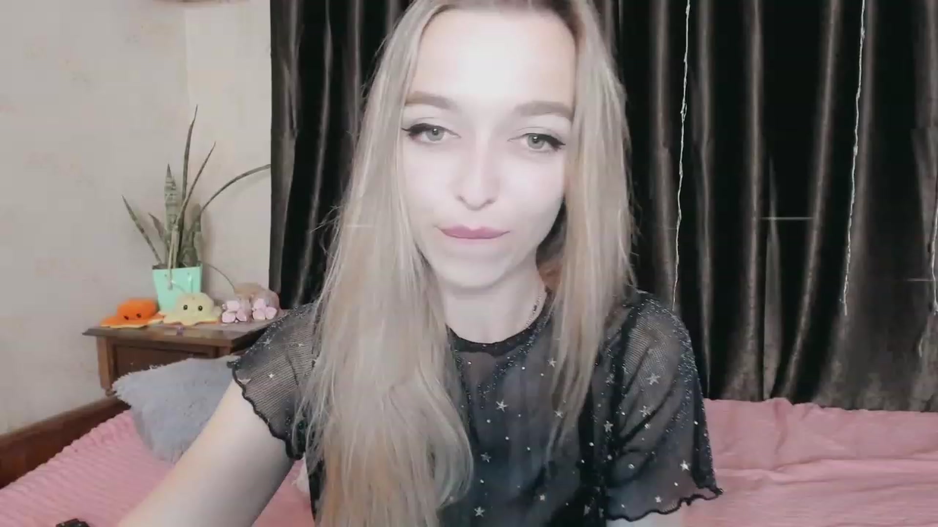 Gallery image thumbnail from Ambri_Lili's myfreecams stream on, 04/29/2023, 18:03 image 1 of 20