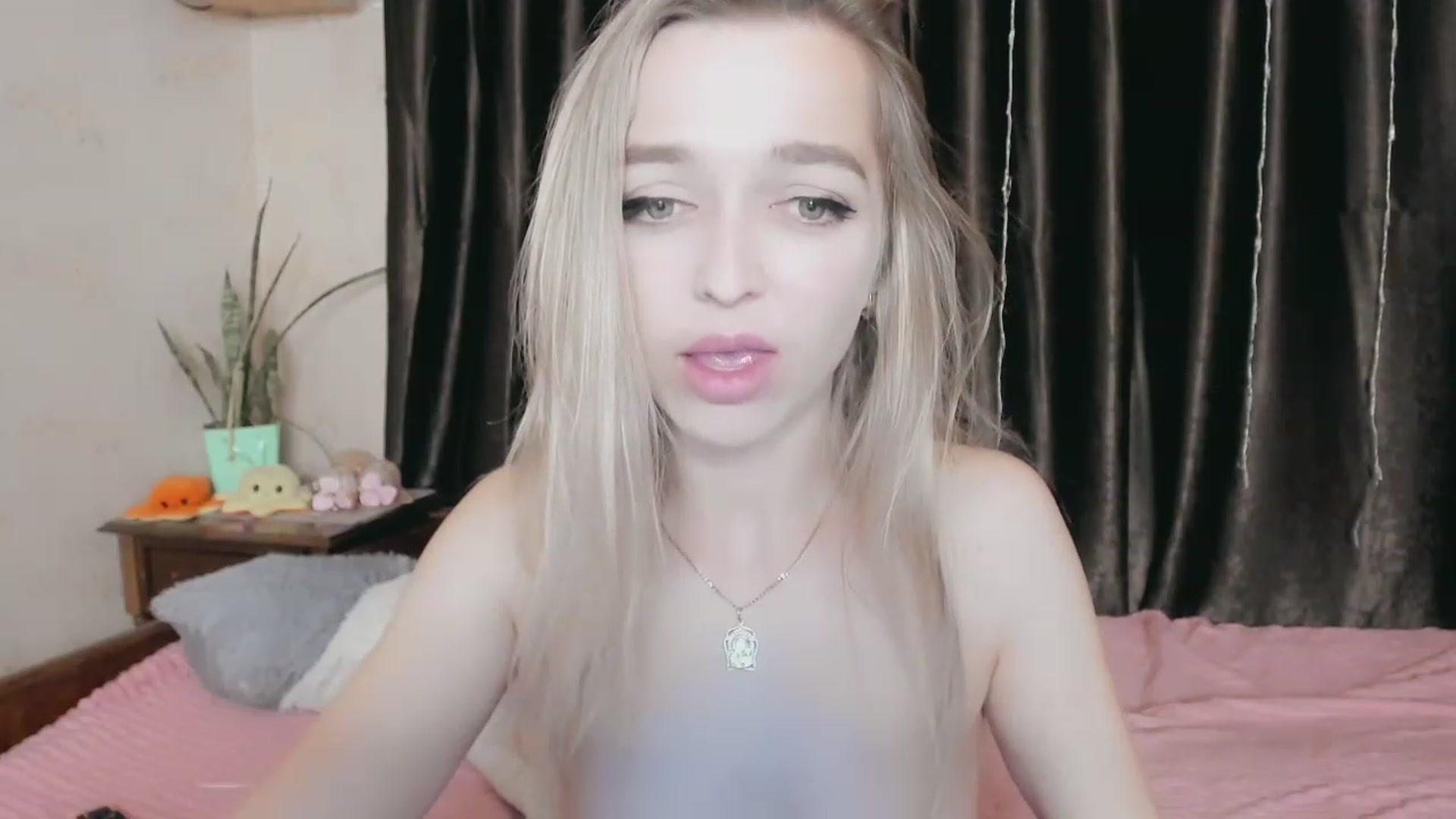 Gallery image thumbnail from Ambri_Lili's myfreecams stream on, 04/29/2023, 18:03 image 18 of 20