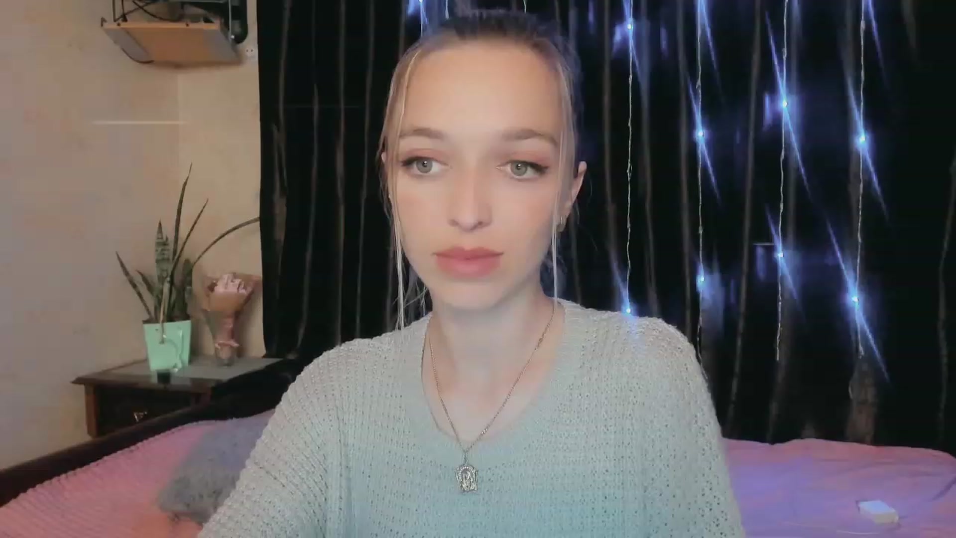 Gallery image thumbnail from Ambri_Lili's myfreecams stream on, 05/05/2023, 17:18 image 1 of 20