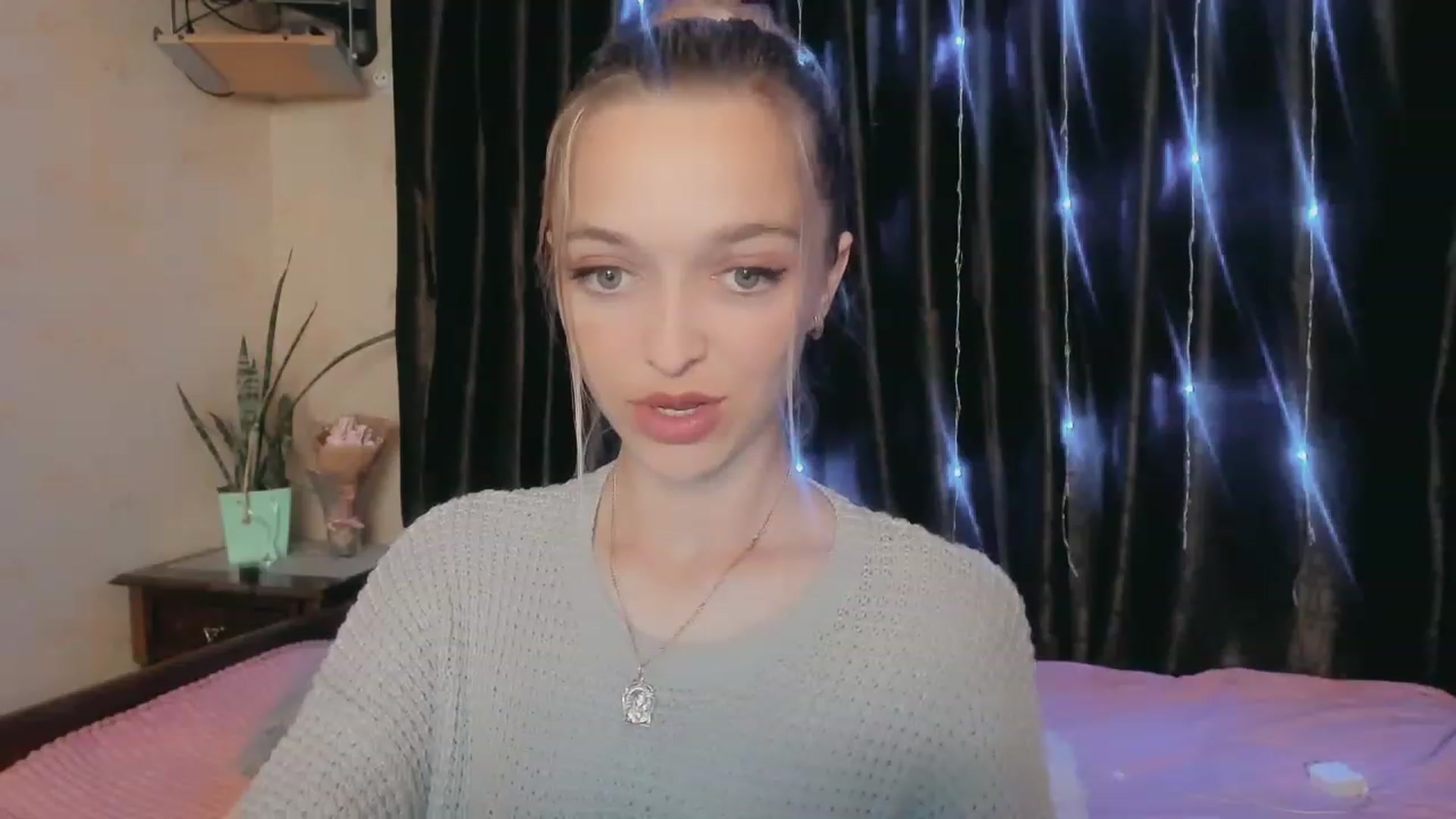 Gallery image thumbnail from Ambri_Lili's myfreecams stream on, 05/05/2023, 17:18 image 2 of 20