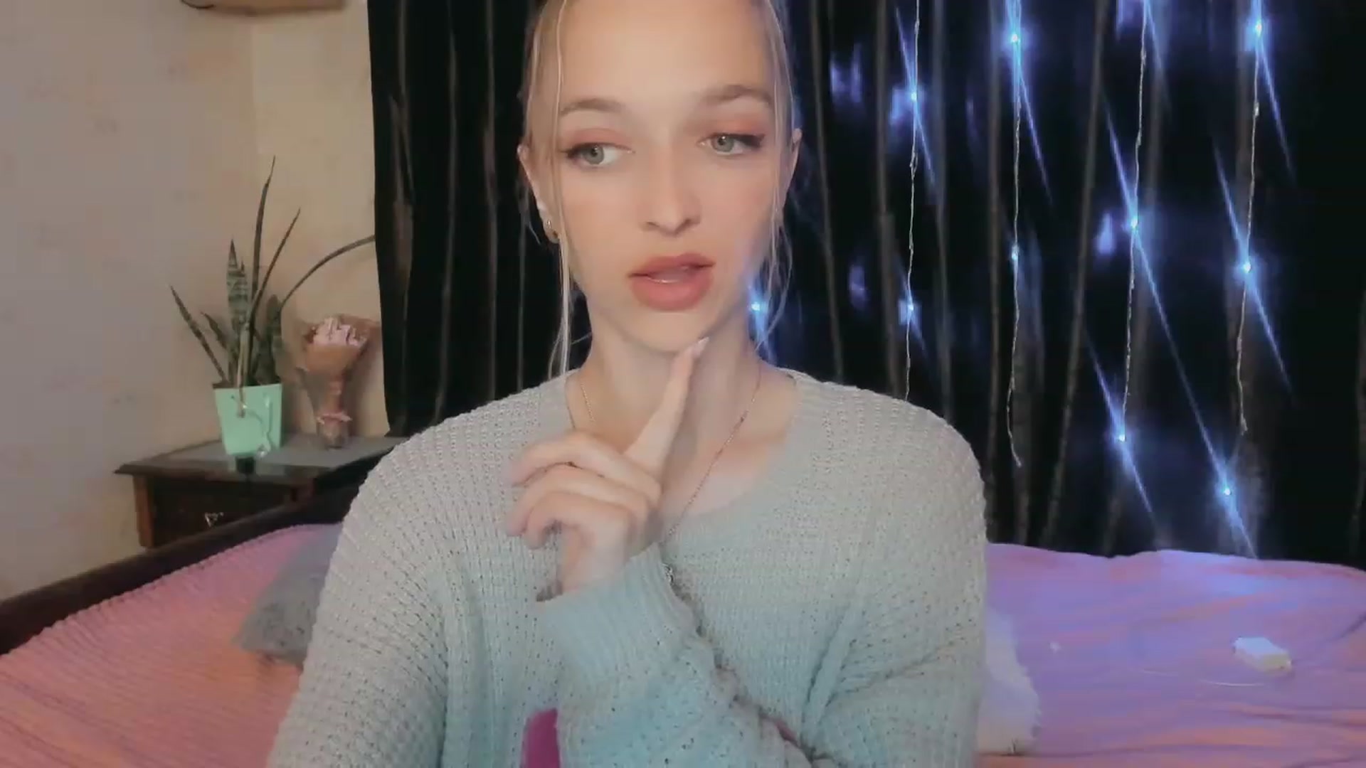 Gallery image thumbnail from Ambri_Lili's myfreecams stream on, 05/05/2023, 17:18 image 3 of 20