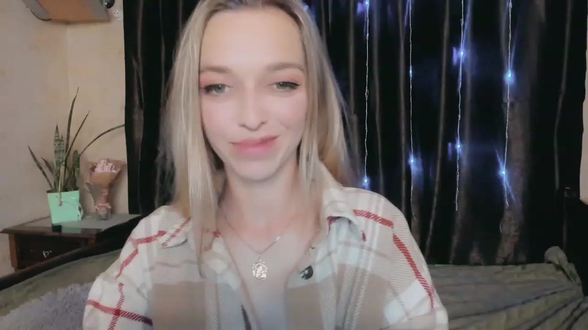 Gallery image thumbnail from Ambri_Lili's myfreecams stream on, 05/06/2023, 17:49 image 1 of 20