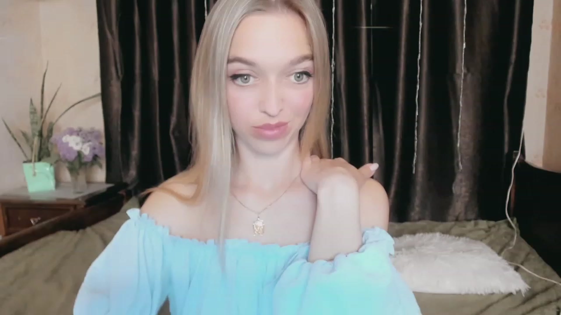 Gallery image thumbnail from Ambri_Lili's myfreecams stream on, 05/11/2023, 16:13 image 16 of 20