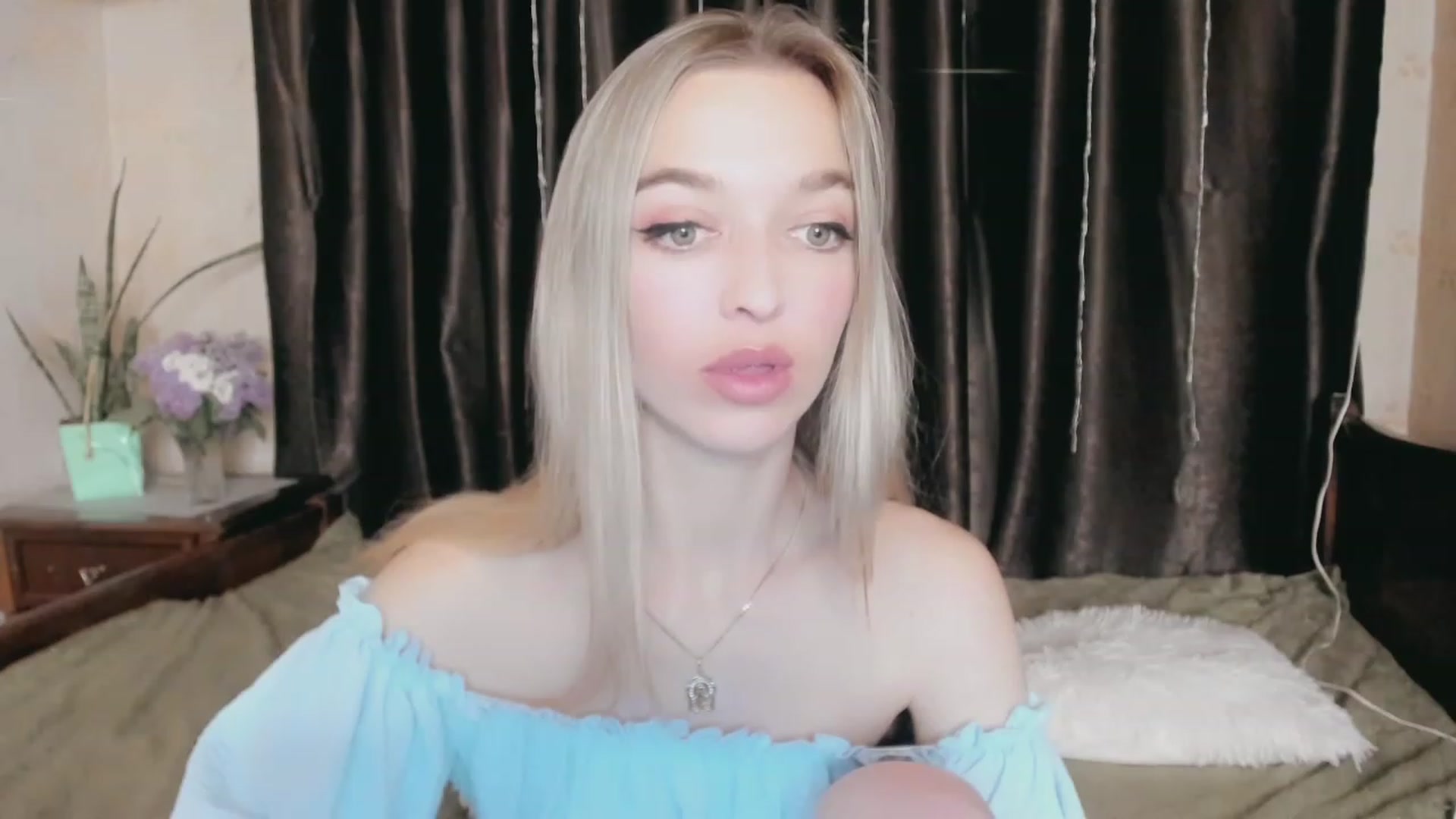 Gallery image thumbnail from Ambri_Lili's myfreecams stream on, 05/11/2023, 16:13 image 19 of 20