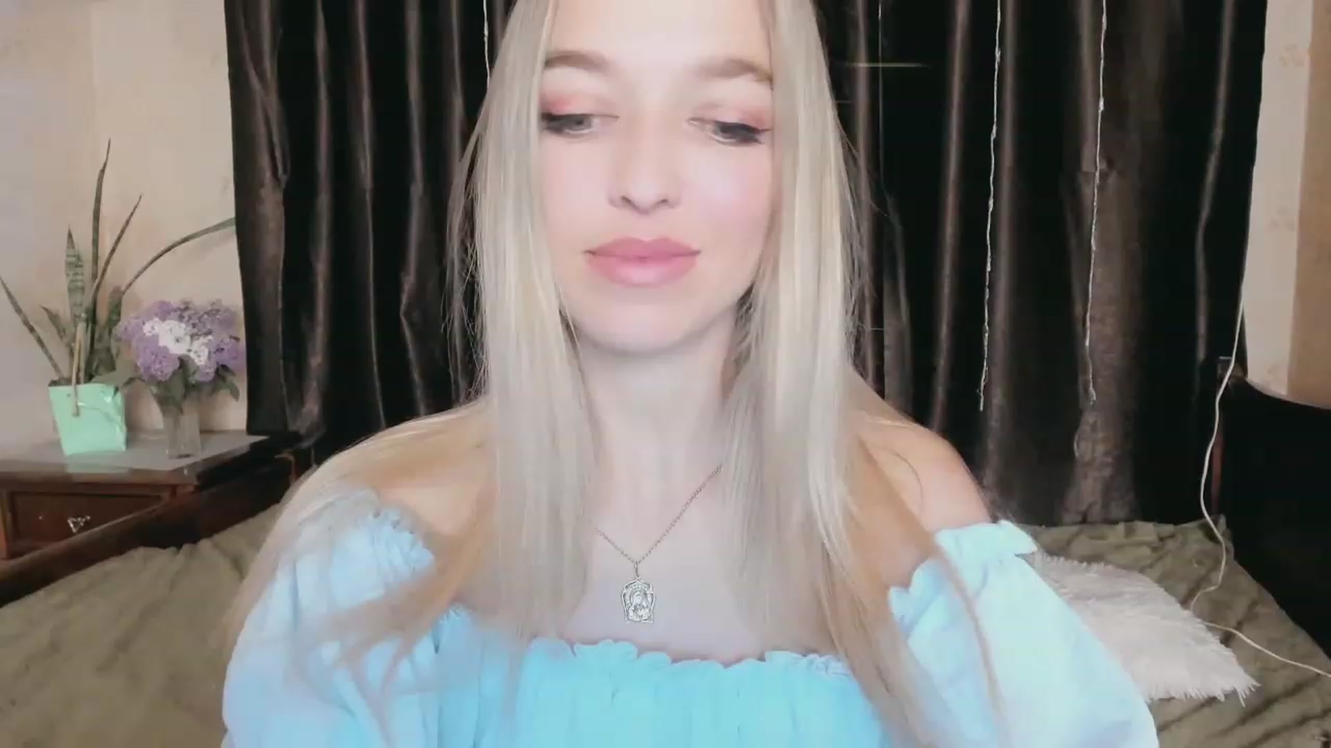 Gallery image thumbnail from Ambri_Lili's myfreecams stream on, 05/11/2023, 16:13 image 9 of 20