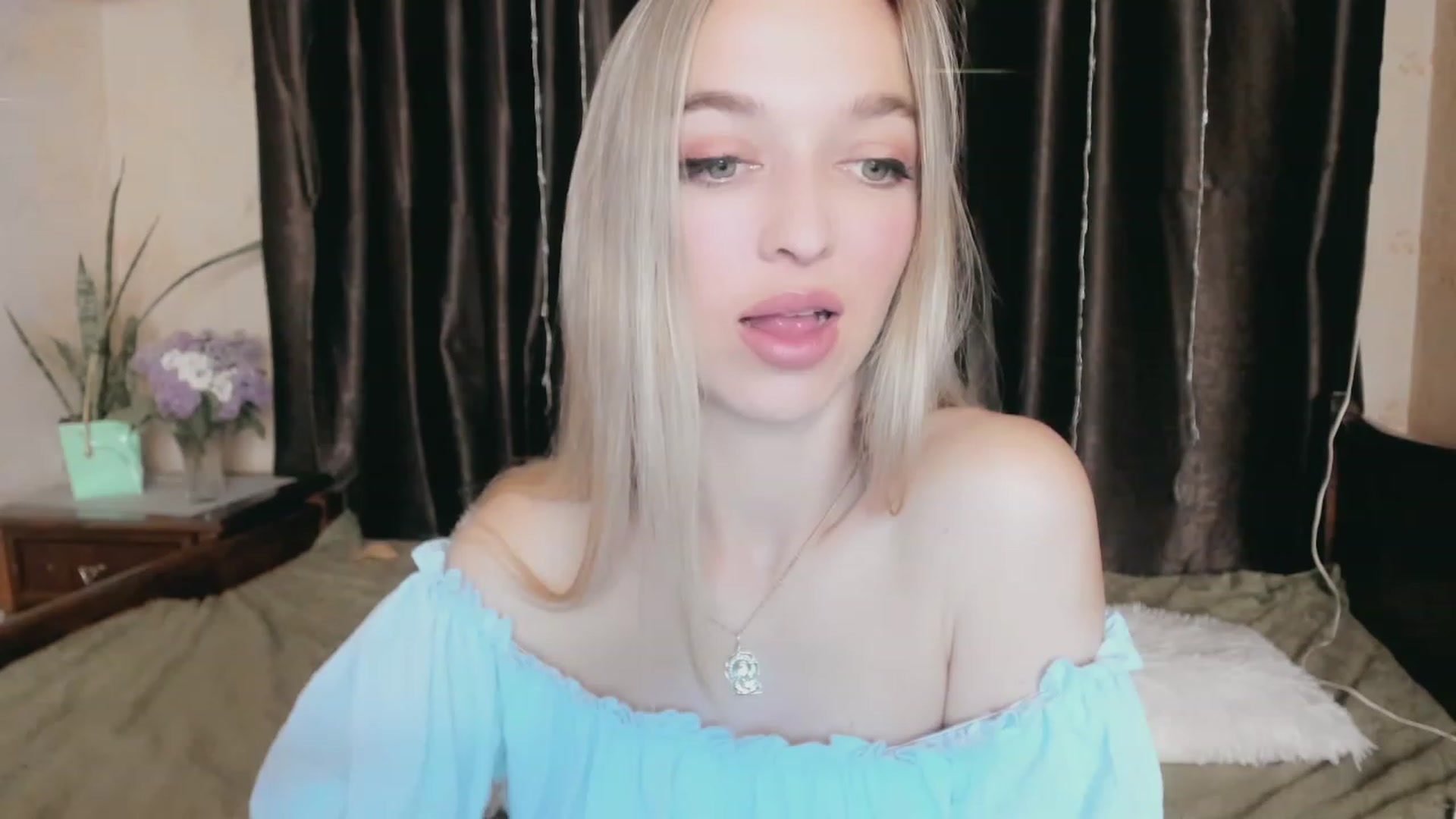 Gallery image thumbnail from Ambri_Lili's myfreecams stream on, 05/11/2023, 16:13 image 17 of 20