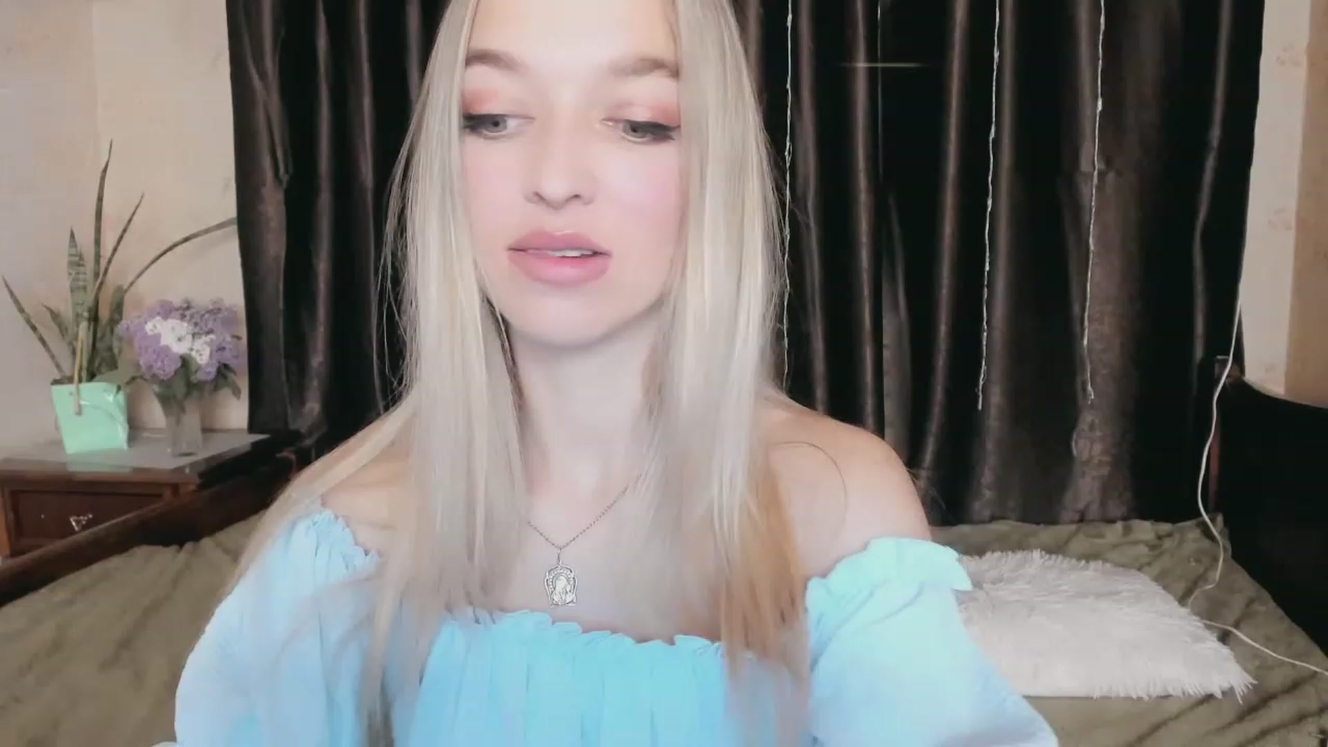 Gallery image thumbnail from Ambri_Lili's myfreecams stream on, 05/11/2023, 16:13 image 10 of 20