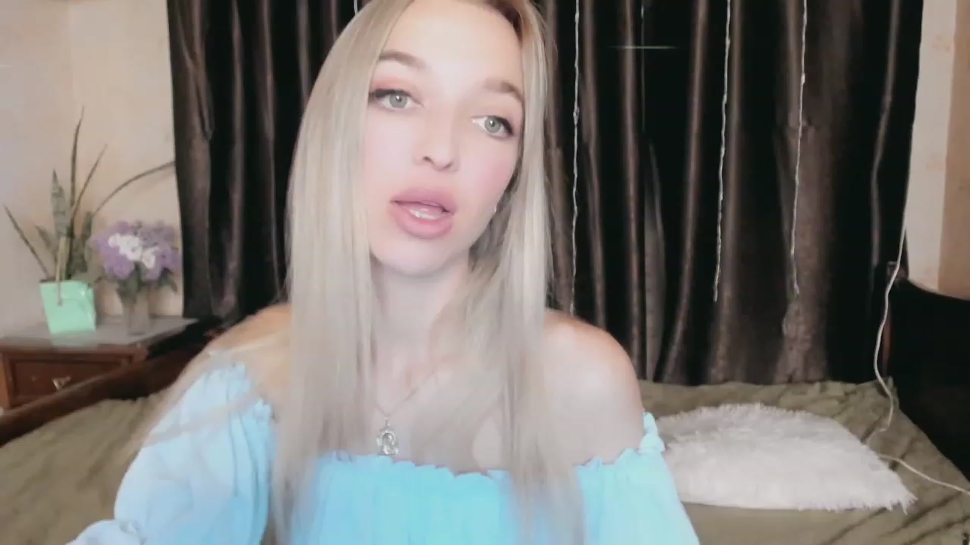 Gallery image thumbnail from Ambri_Lili's myfreecams stream on, 05/11/2023, 16:13 image 12 of 20