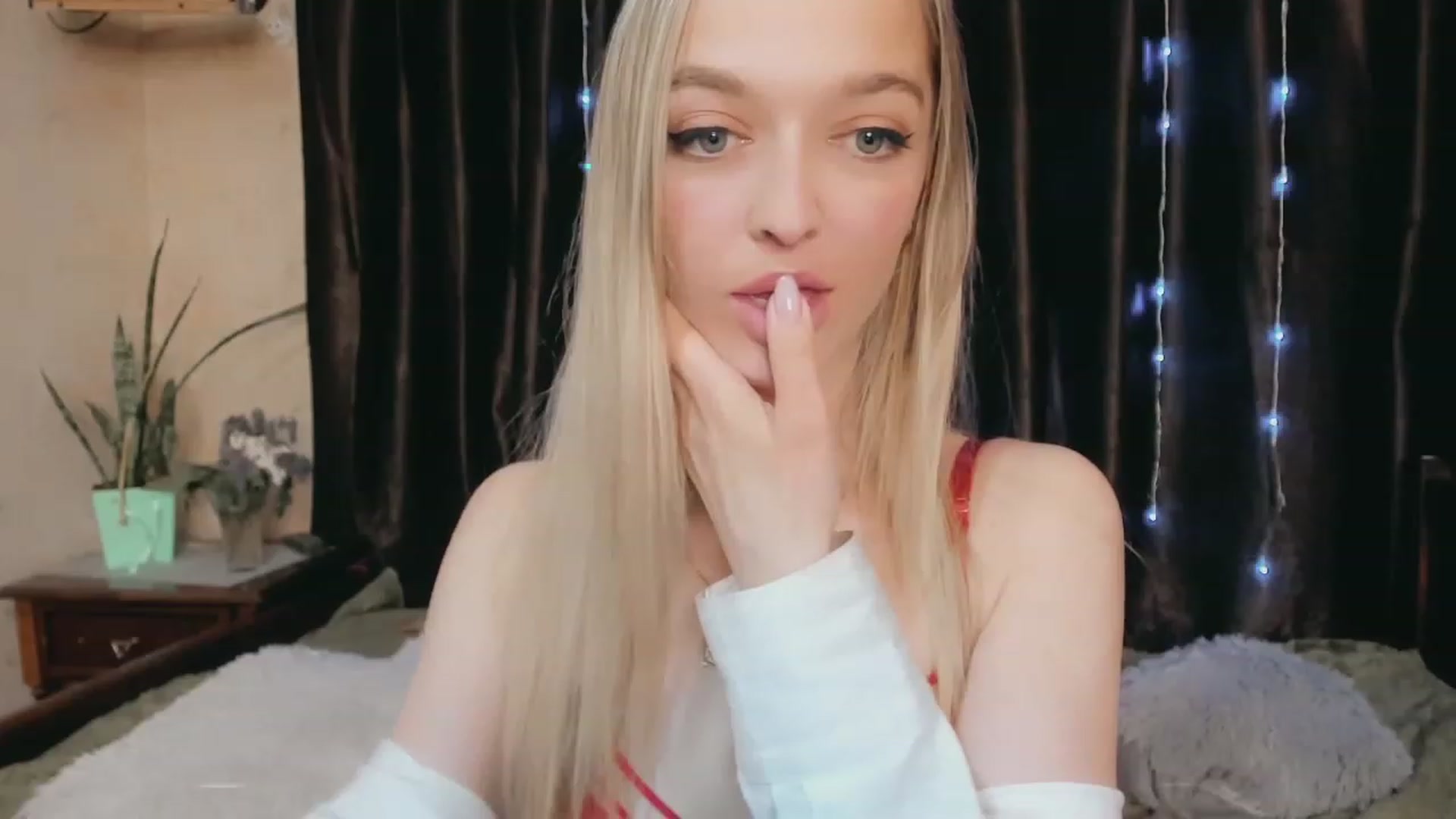 Gallery image thumbnail from Ambri_Lili's myfreecams stream on, 05/14/2023, 18:15 image 20 of 20