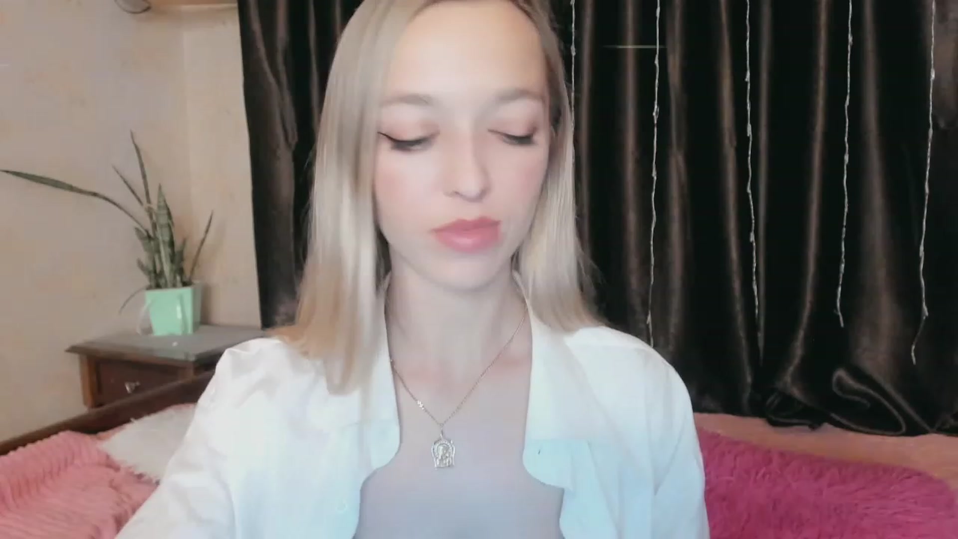 Gallery image thumbnail from Ambri_Lili's myfreecams stream on, 05/17/2023, 17:57 image 20 of 20