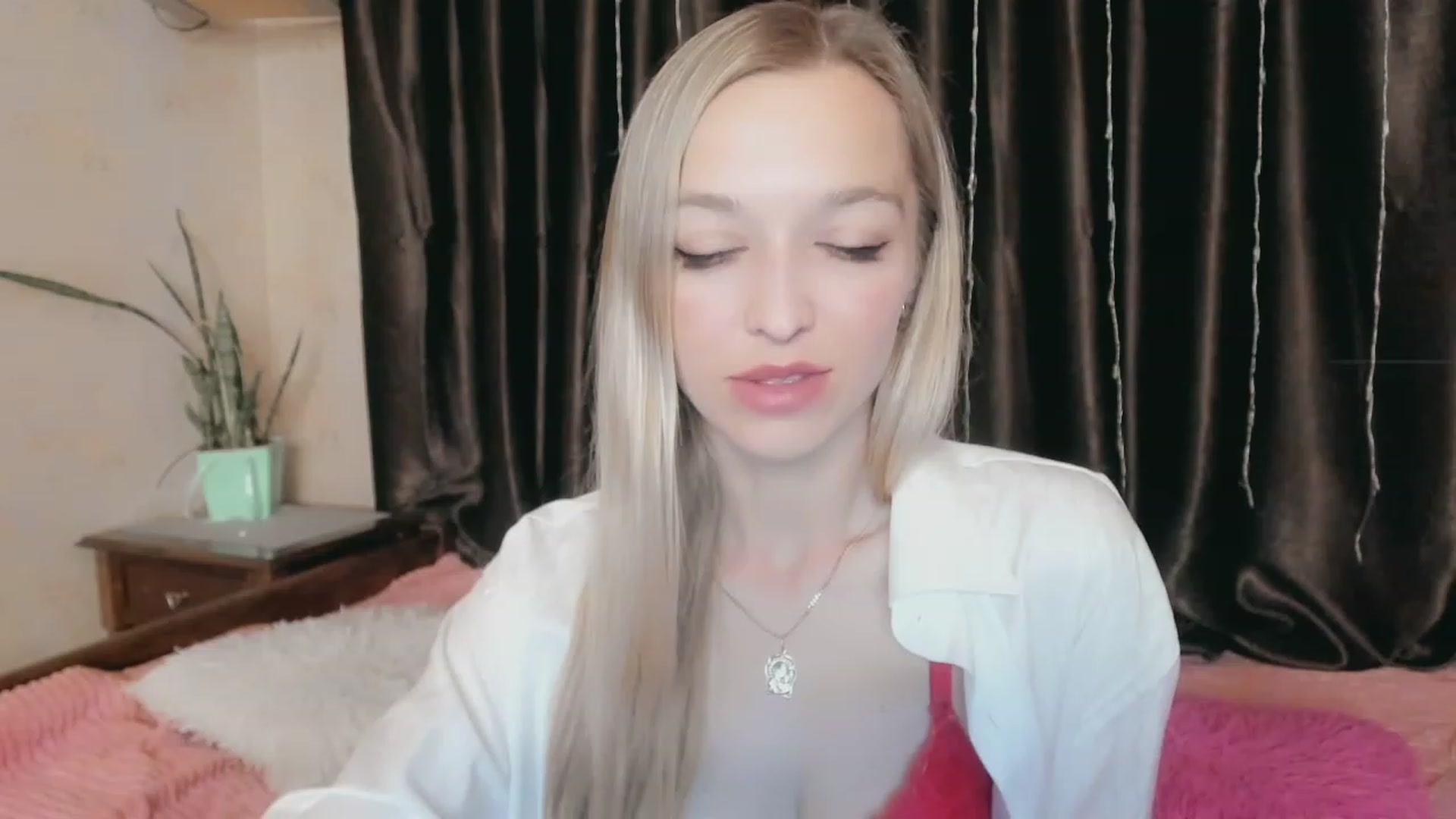Gallery image thumbnail from Ambri_Lili's myfreecams stream on, 05/17/2023, 17:57 image 14 of 20