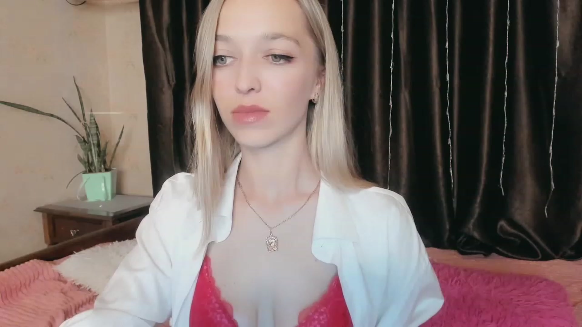 Gallery image thumbnail from Ambri_Lili's myfreecams stream on, 05/17/2023, 17:57 image 4 of 20
