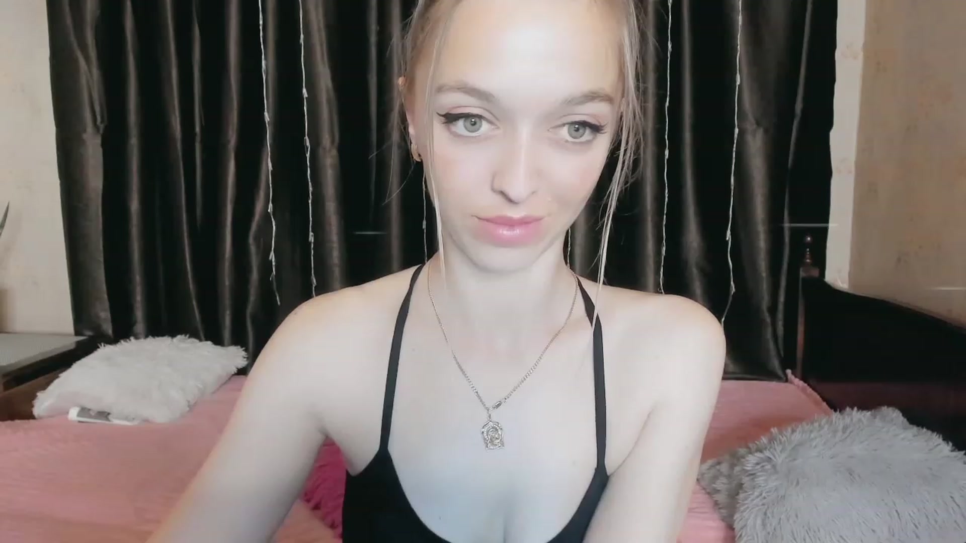 Gallery image thumbnail from Ambri_Lili's myfreecams stream on, 05/19/2023, 19:09 image 10 of 20