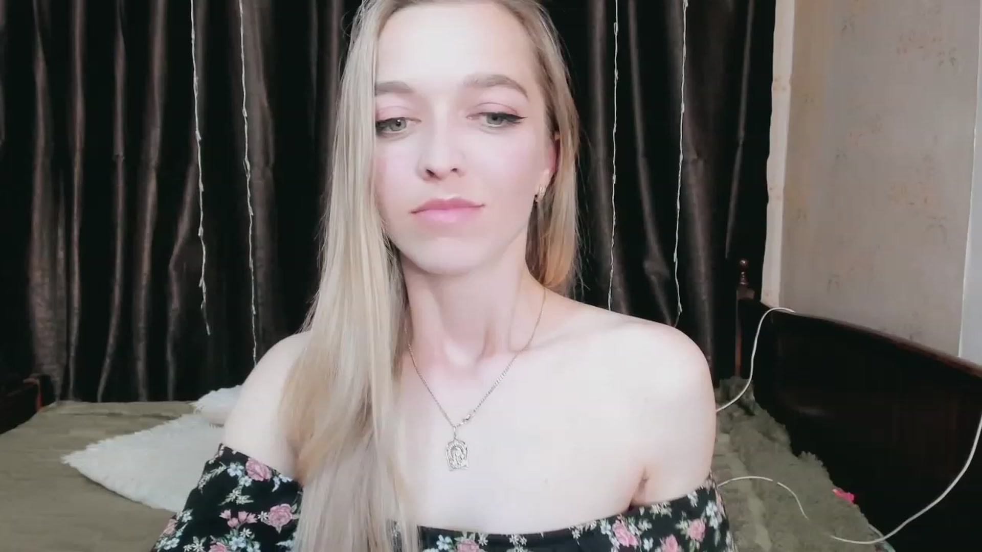 Gallery image thumbnail from Ambri_Lili's myfreecams stream on, 05/21/2023, 18:52 image 7 of 20