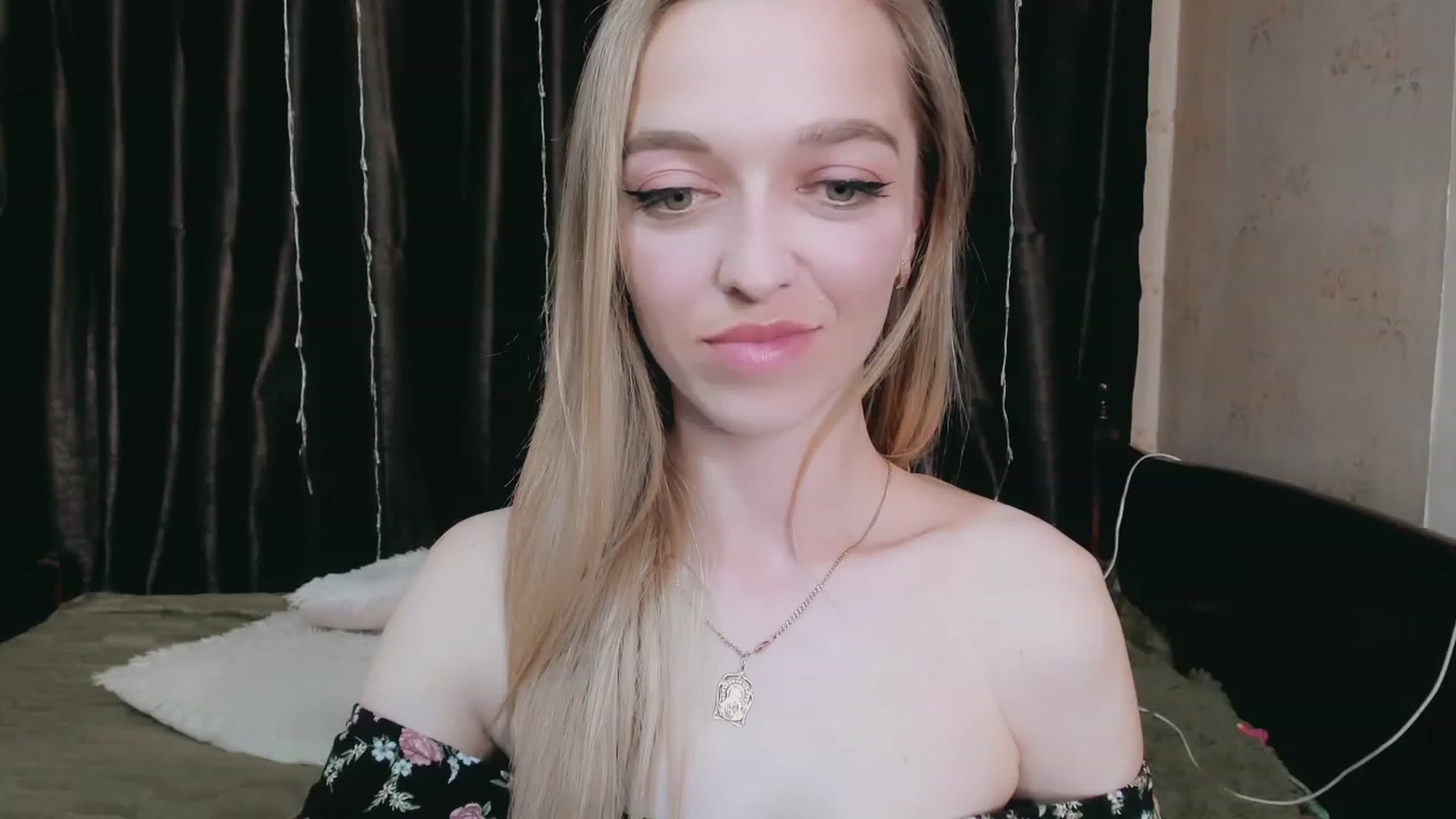 Gallery image thumbnail from Ambri_Lili's myfreecams stream on, 05/21/2023, 18:52 image 13 of 20