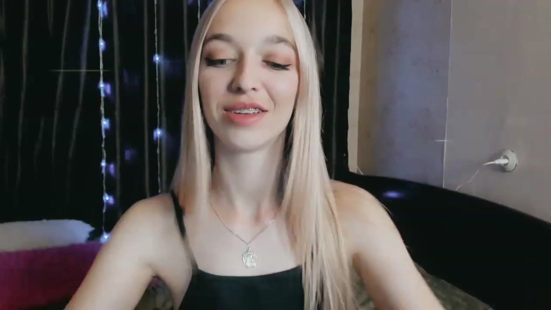 Gallery image thumbnail from Ambri_Lili's myfreecams stream on, 06/01/2023, 14:49 image 18 of 20