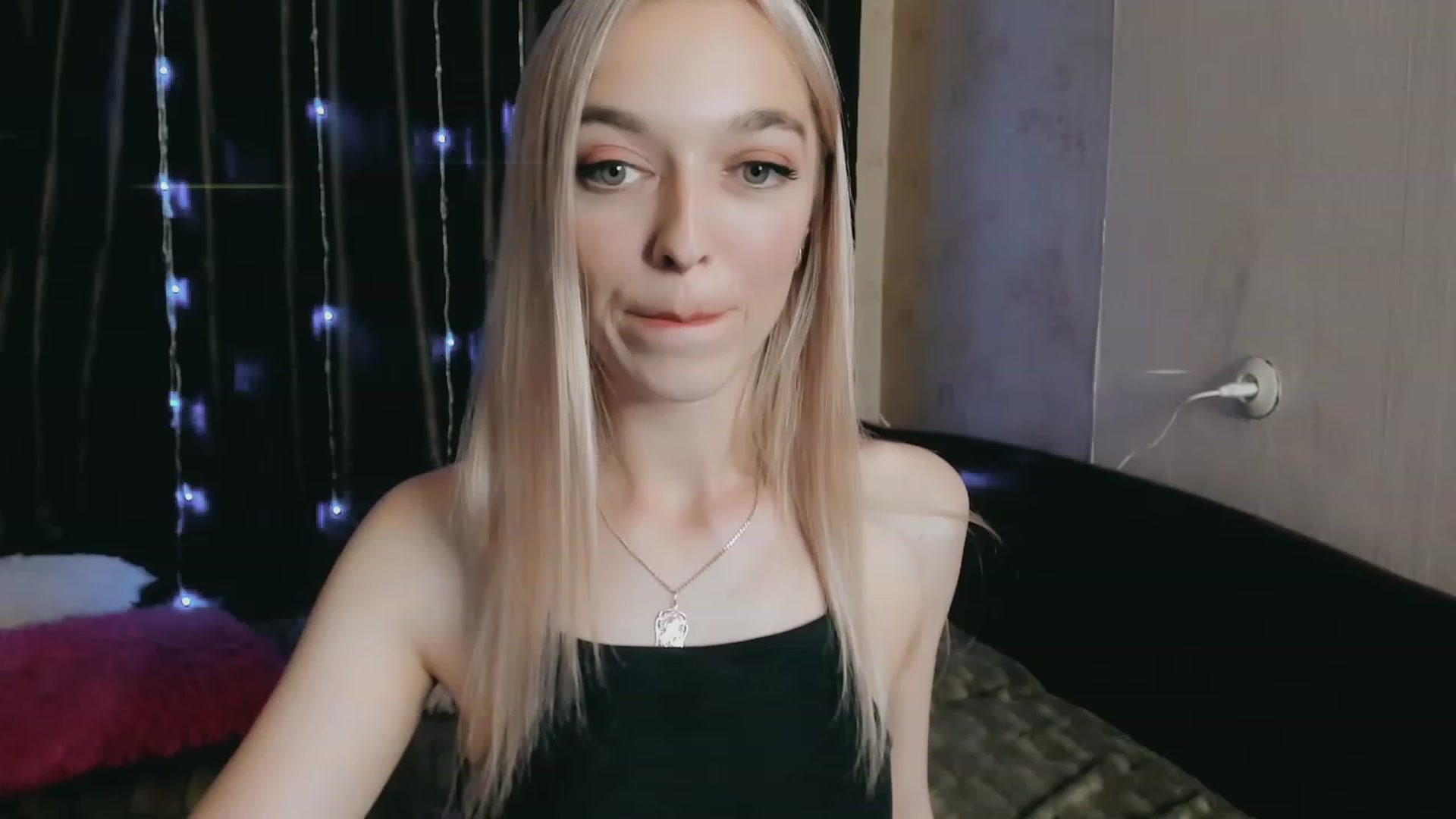 Gallery image thumbnail from Ambri_Lili's myfreecams stream on, 06/01/2023, 14:49 image 3 of 20
