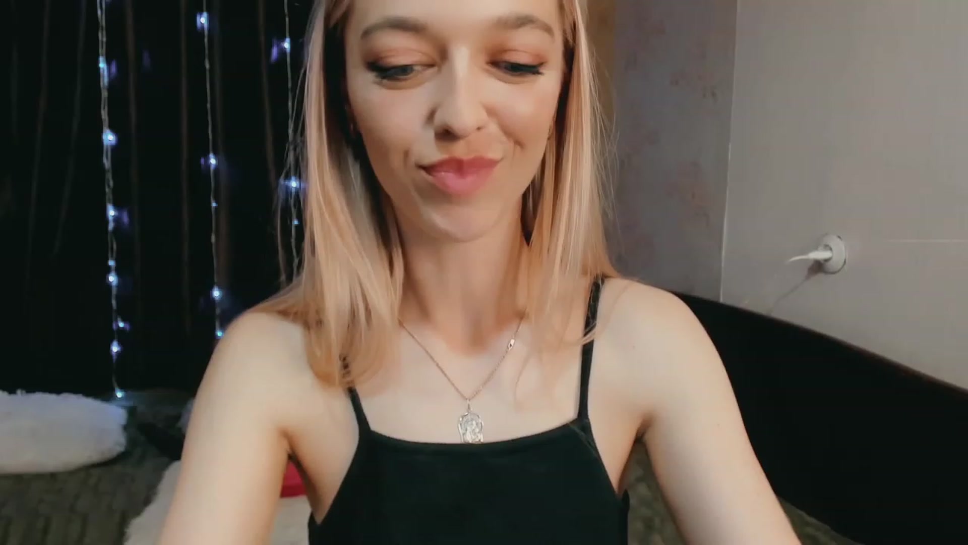 Gallery image thumbnail from Ambri_Lili's myfreecams stream on, 06/02/2023, 13:41 image 18 of 20
