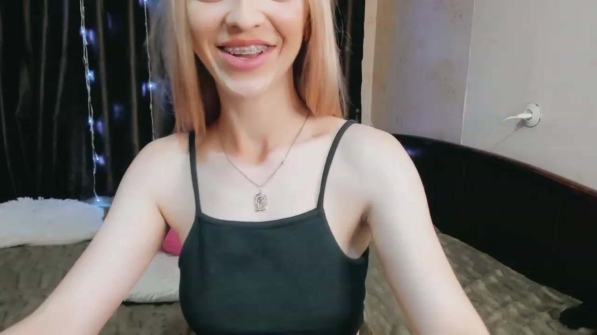 Gallery image thumbnail from Ambri_Lili's myfreecams stream on, 06/02/2023, 13:41 image 14 of 20