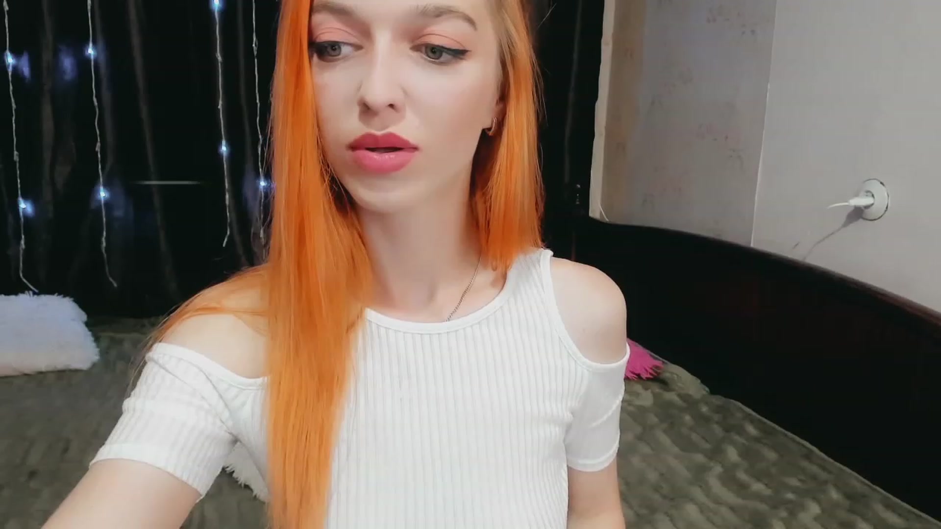 Gallery image thumbnail from Ambri_Lili's myfreecams stream on, 06/09/2023, 15:06 image 2 of 20