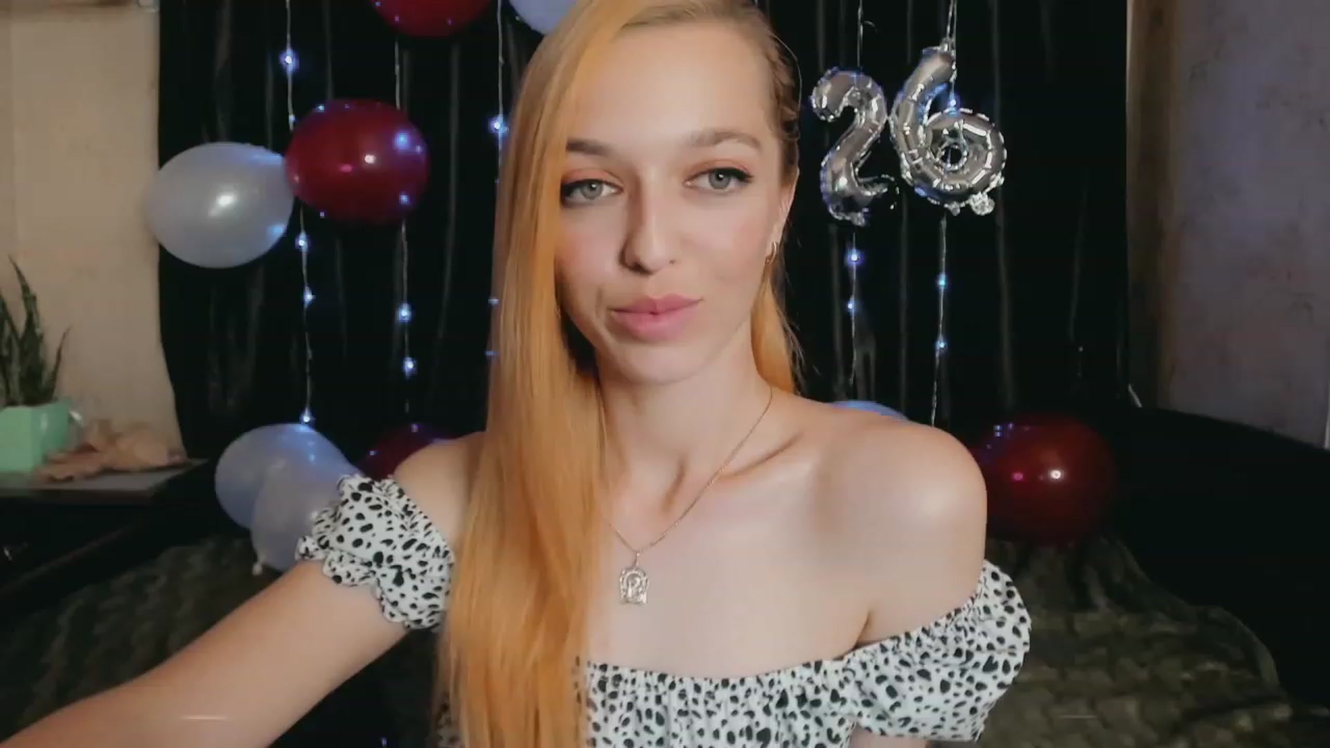 Gallery image thumbnail from Ambri_Lili's myfreecams stream on, 06/12/2023, 19:05 image 19 of 20
