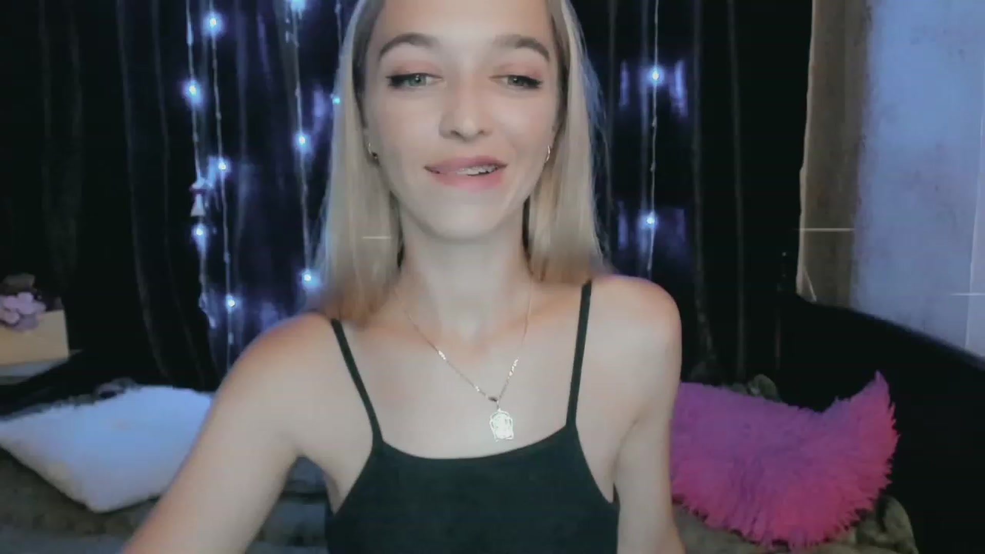 Gallery image thumbnail from Ambri_Lili's myfreecams stream on, 06/28/2023, 15:20 image 20 of 20