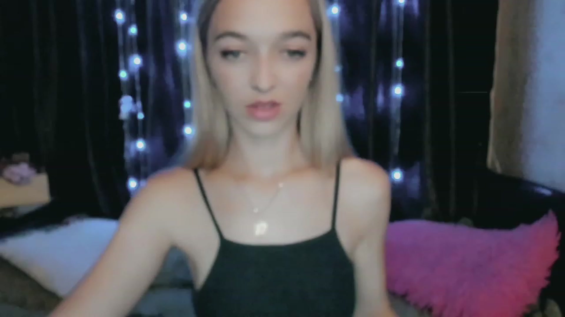 Gallery image thumbnail from Ambri_Lili's myfreecams stream on, 06/28/2023, 15:20 image 5 of 20
